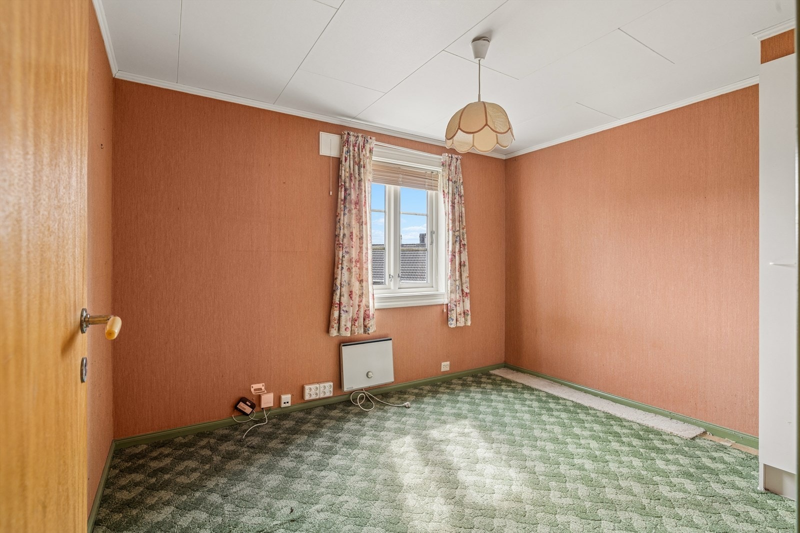Soverom nr. 3 med plassbygget skap. Galleribilde