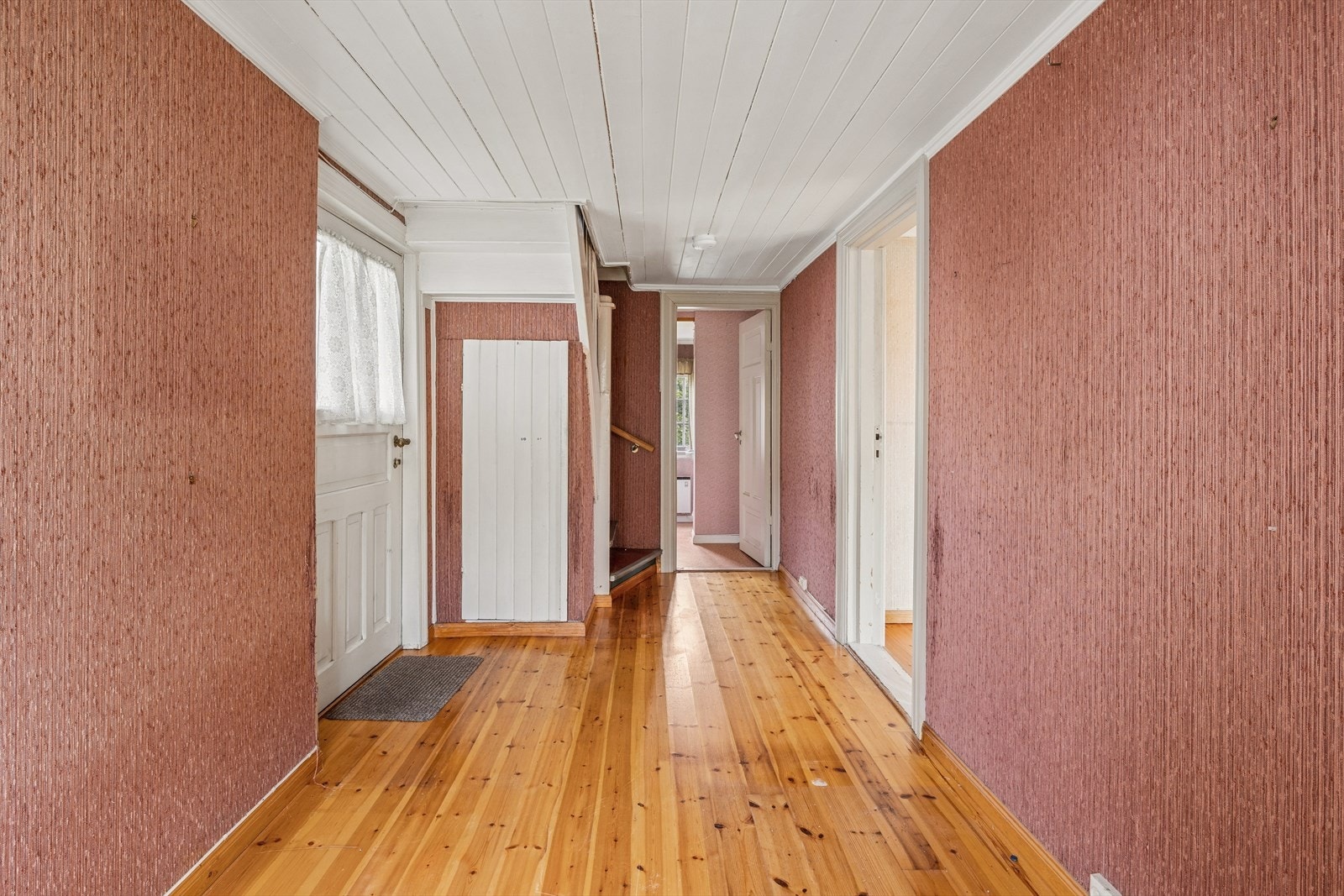 Boligen har omfattende renoveringsbehov. Galleribilde