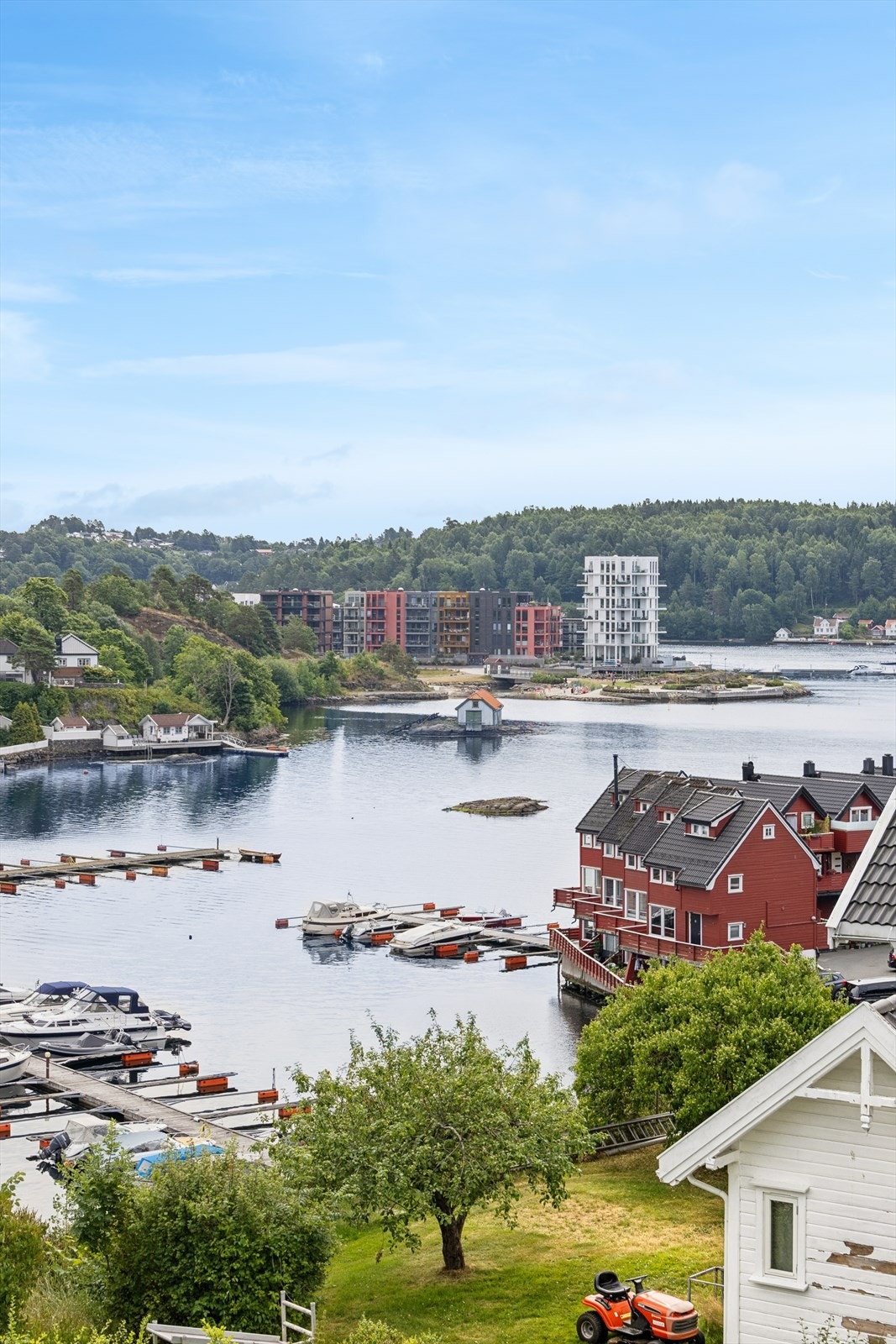 Utsikt over til Løkholmen. Galleribilde