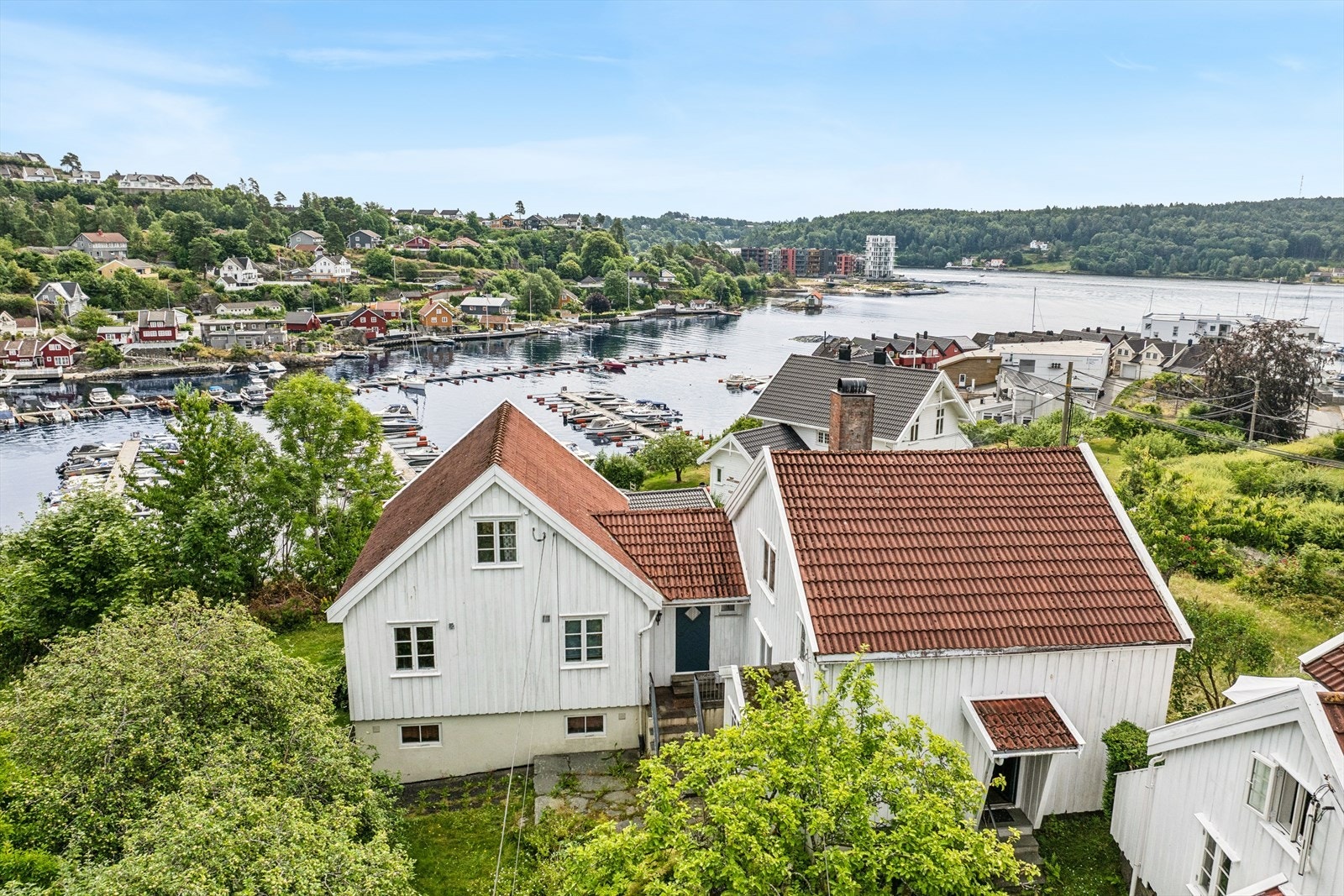 Renoveringsobjekt med utsikt! Opprinnelig del til høyre, påbygg til venstre. Galleribilde
