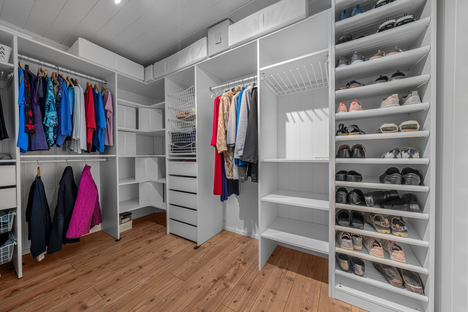 Walk-in-closet Galleribilde