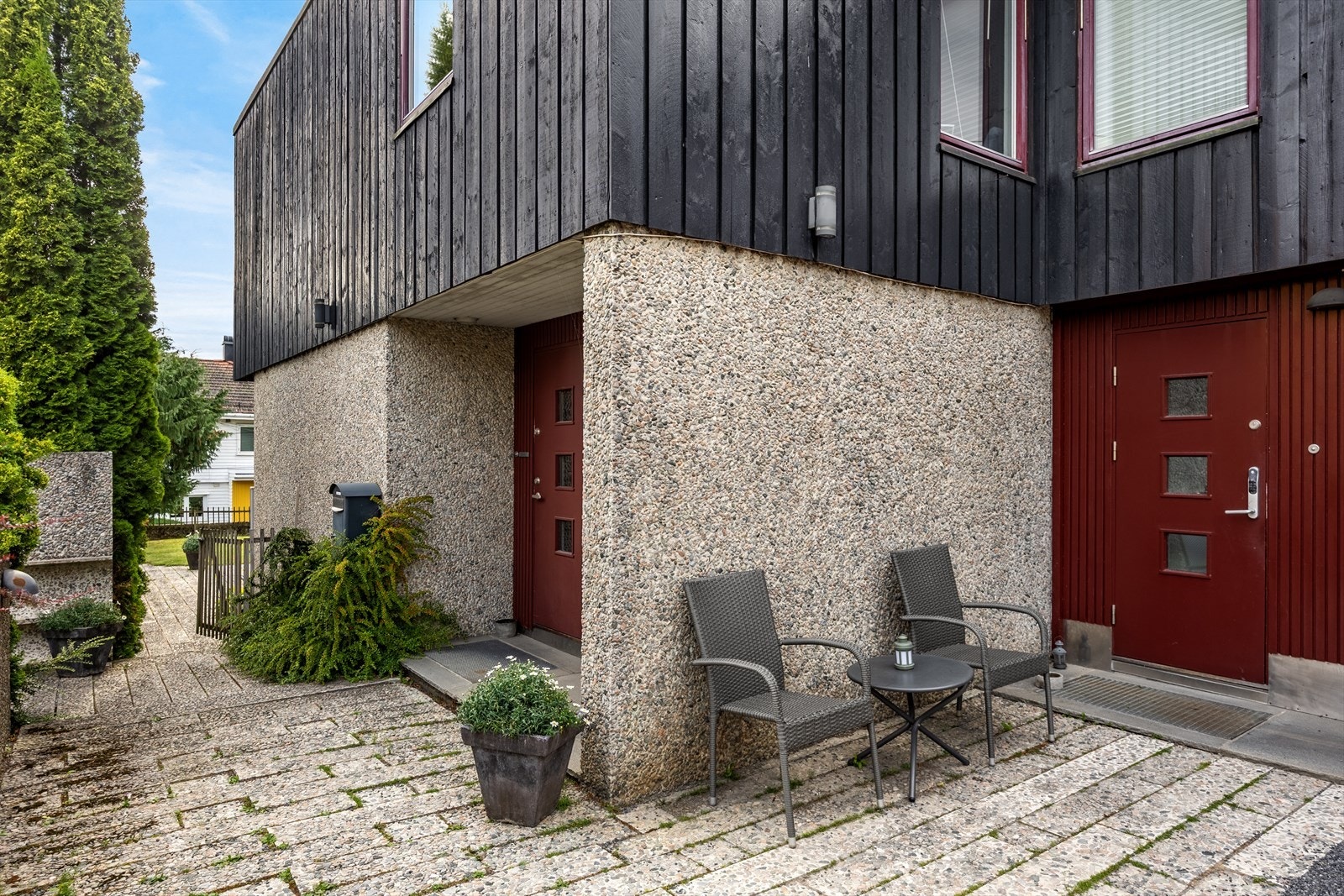 Overbygget inngangsparti til hoveddelen. Galleribilde