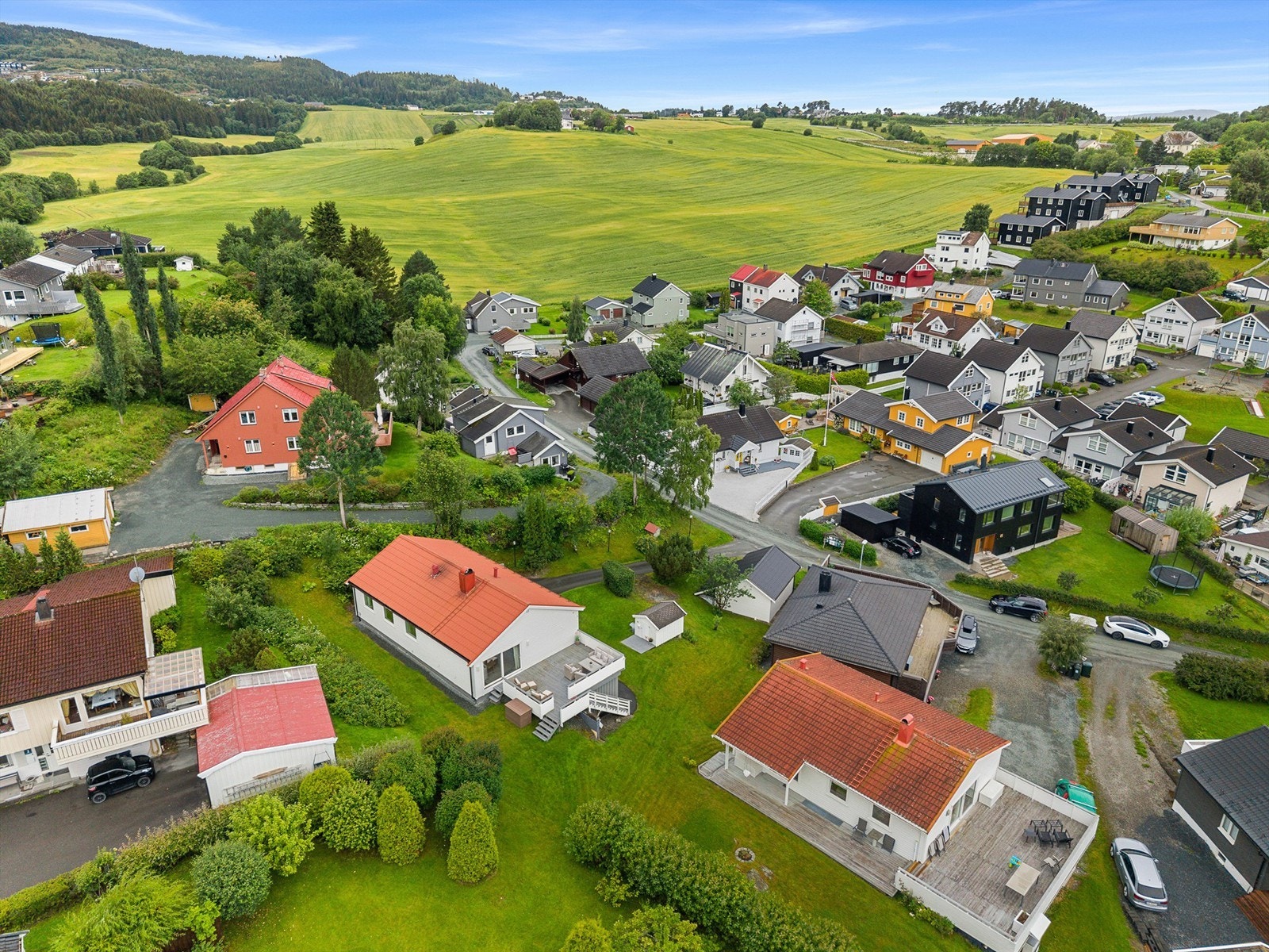 Området byr på gode tur og rekreasjonsmuligheter. I Reppemarka ligger Tjønnstuggu ved Solemstjønna, som er et populært utgangspunkt for turer til blant annet Solemsvåttan. Området egner seg godt for både fotturer, sykling og skiturer. Galleribilde