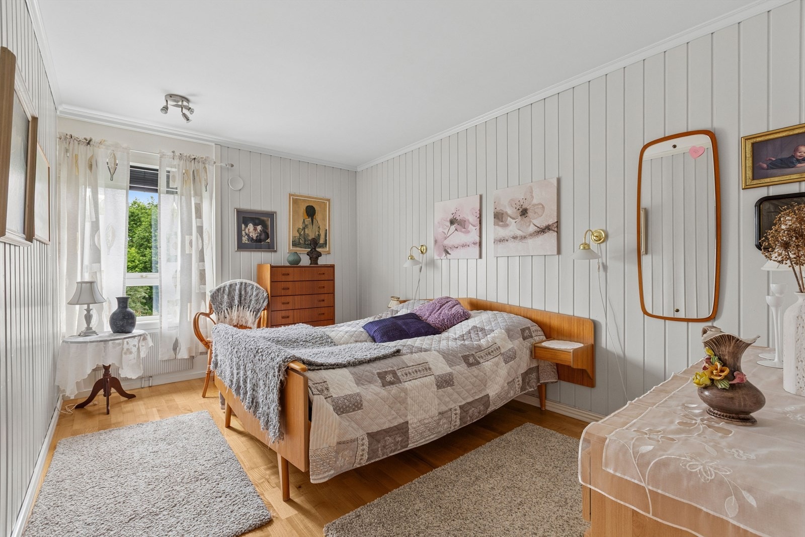 Rekkehuset har tre romslige- og gode soverom. Galleribilde