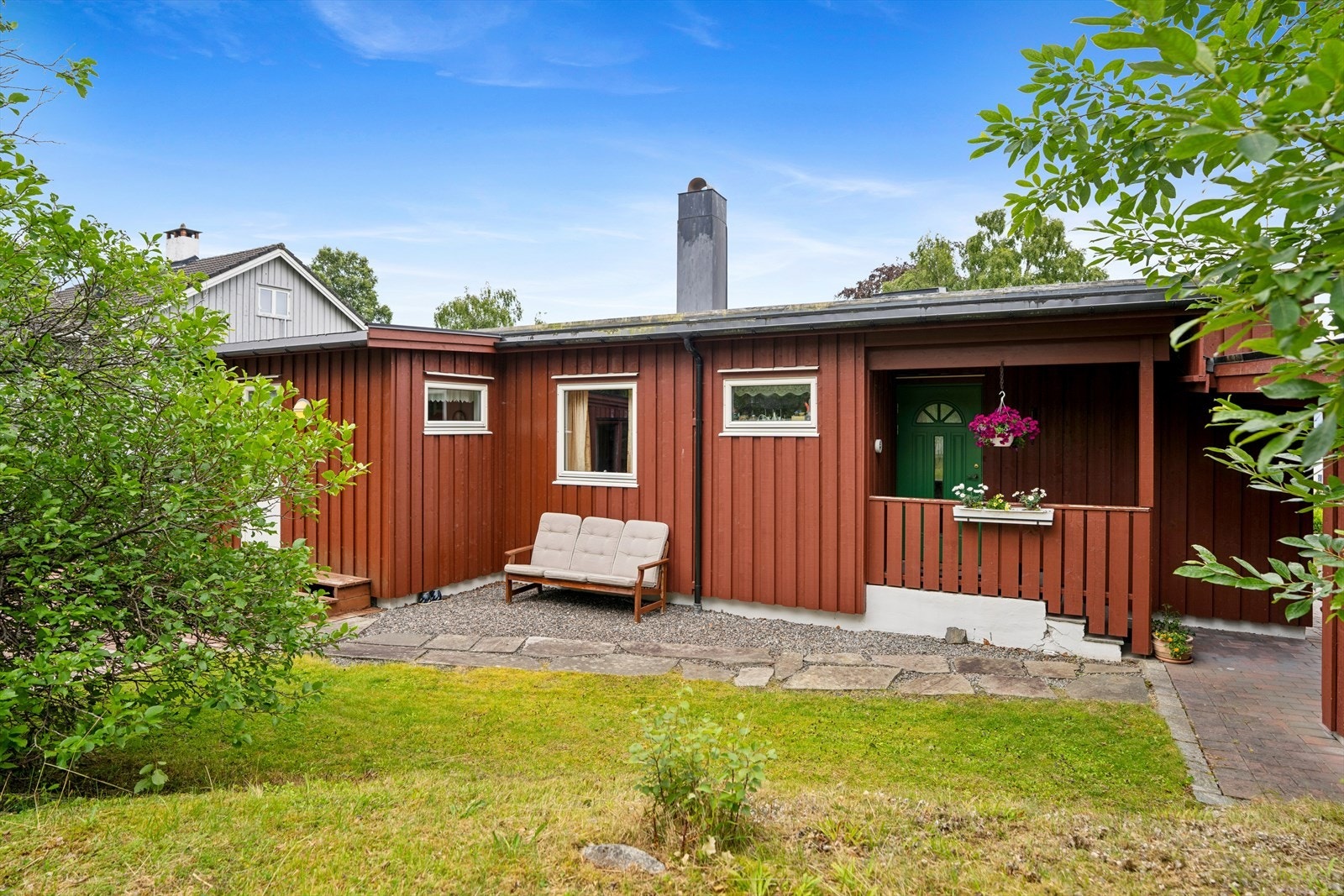 Boligen ble tilbygget i 2008 med blant annet grovkjøkken og vaskerom. Galleribilde