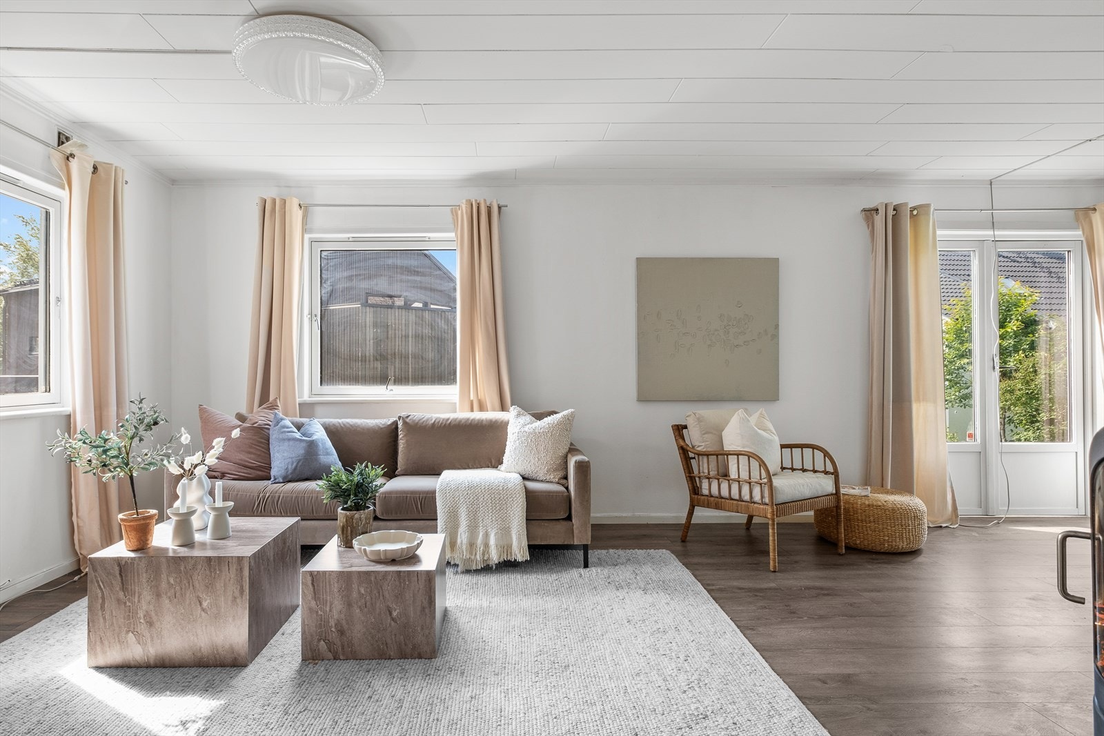 Stuen strekker er på hele 28,5m² og byr på godt med lysinnslipp. Galleribilde