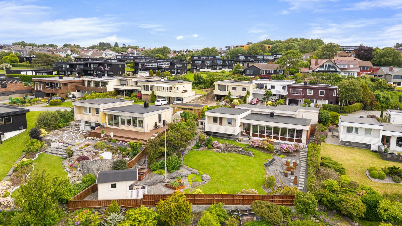 Larsokveien 25 presenteres av EIE eiendomsmegling v/ Torbjørn Lie - Eiendomsmegler MNEF/Salgsleder/Partner | Fotograf: Arve Gravdal. Galleribilde