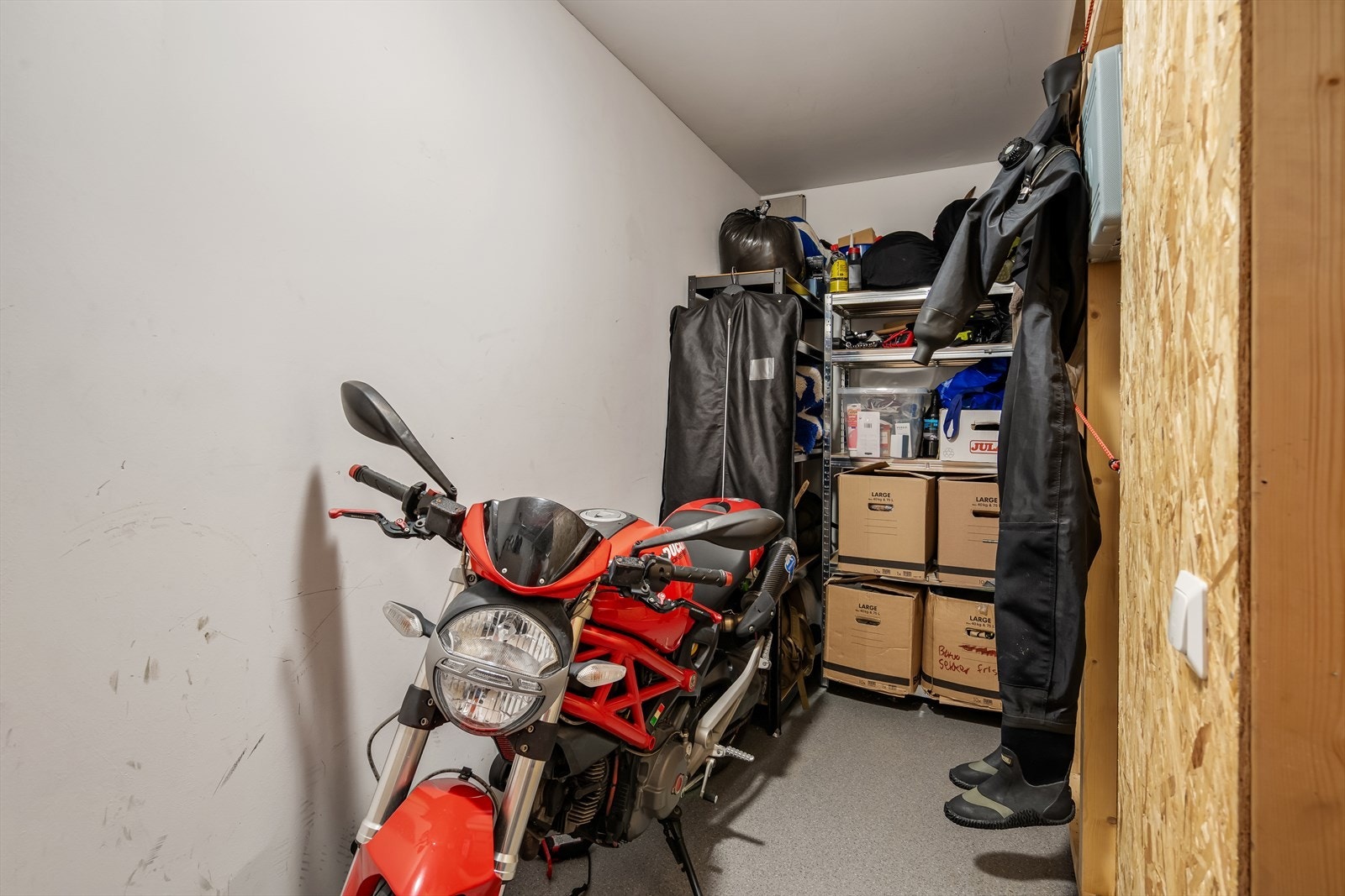 Det er tilhørende sportsbod på ca. 5 m² - Denne ligger i samme etasje som leiligheten og har adkomst via felles gang Galleribilde