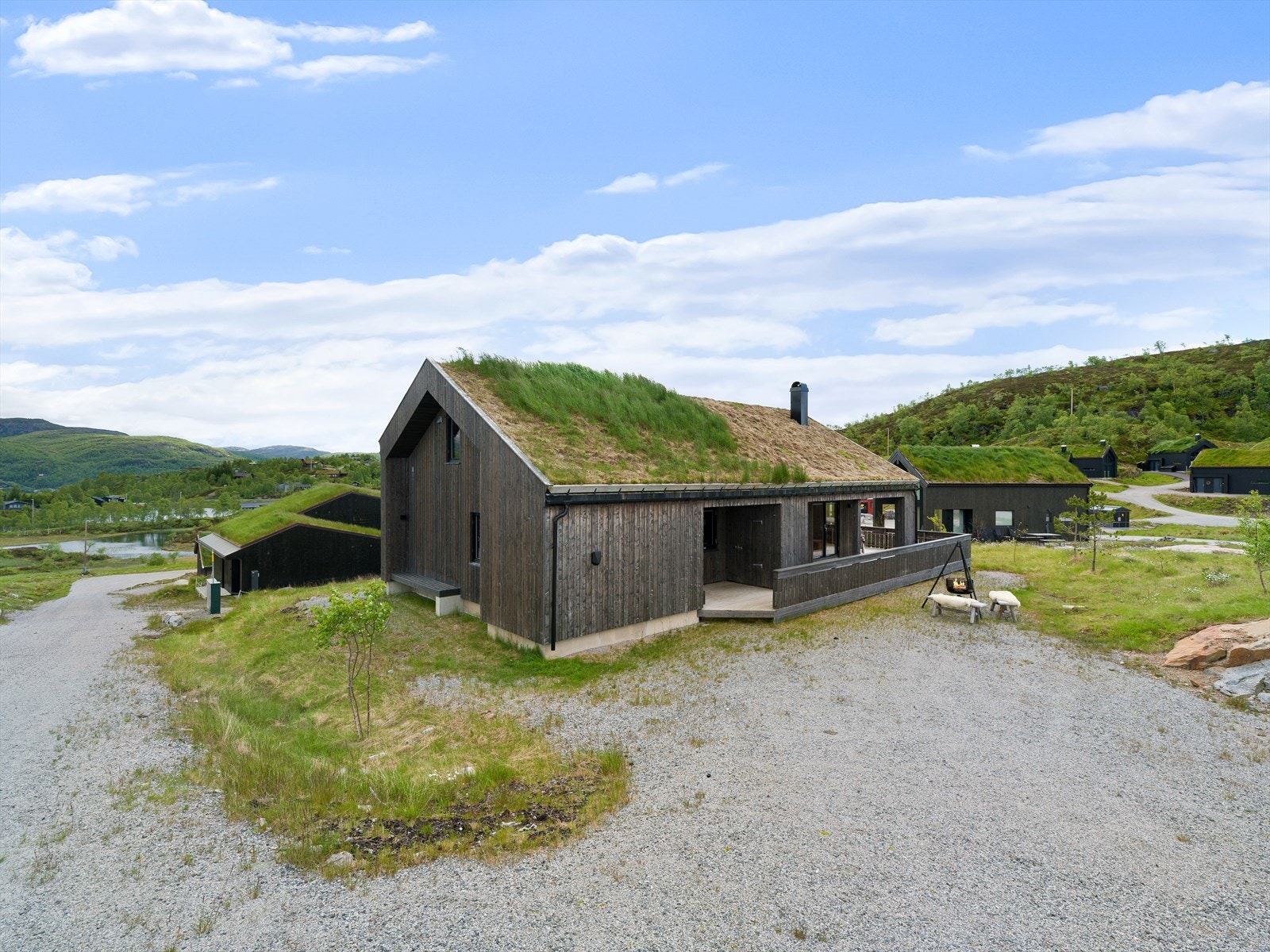Hytta ligger fint til i et nyetablert og populært hytteområde. Galleribilde