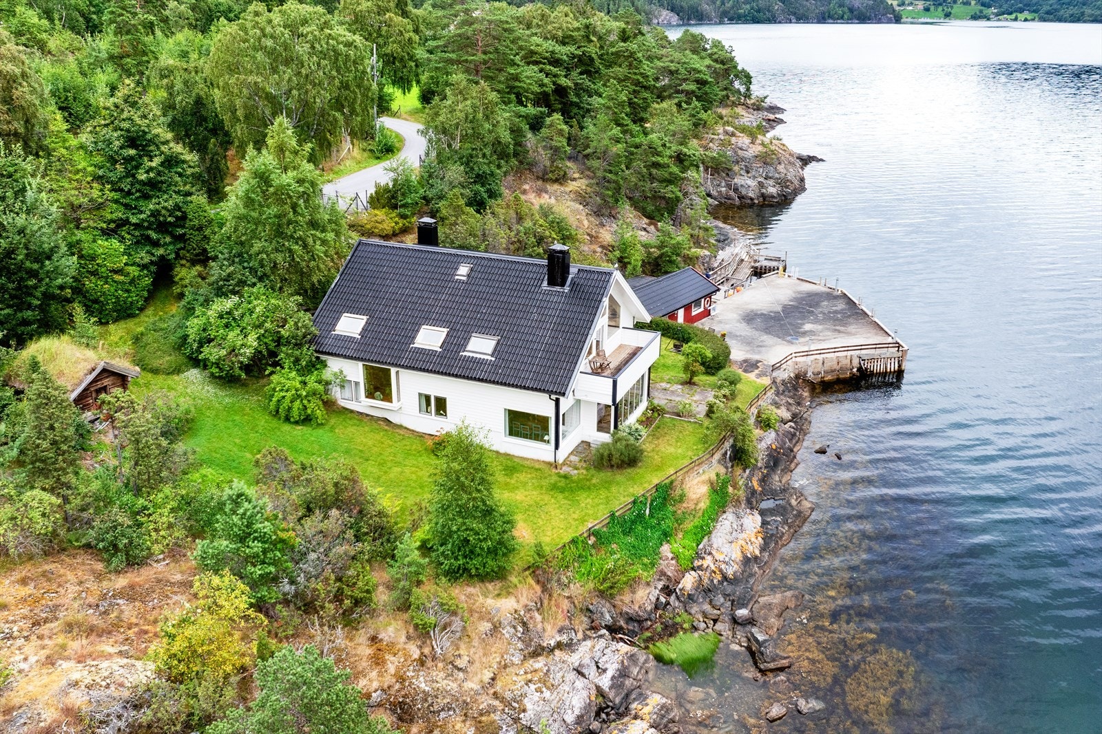 Bygningen vart på den tida nytta som kombinert bustad og legekontor av eigar. Galleribilde