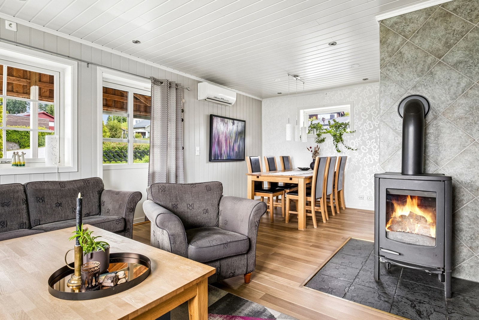 Fra stuen har man enkel adkomst til veranda fra stuen. Galleribilde