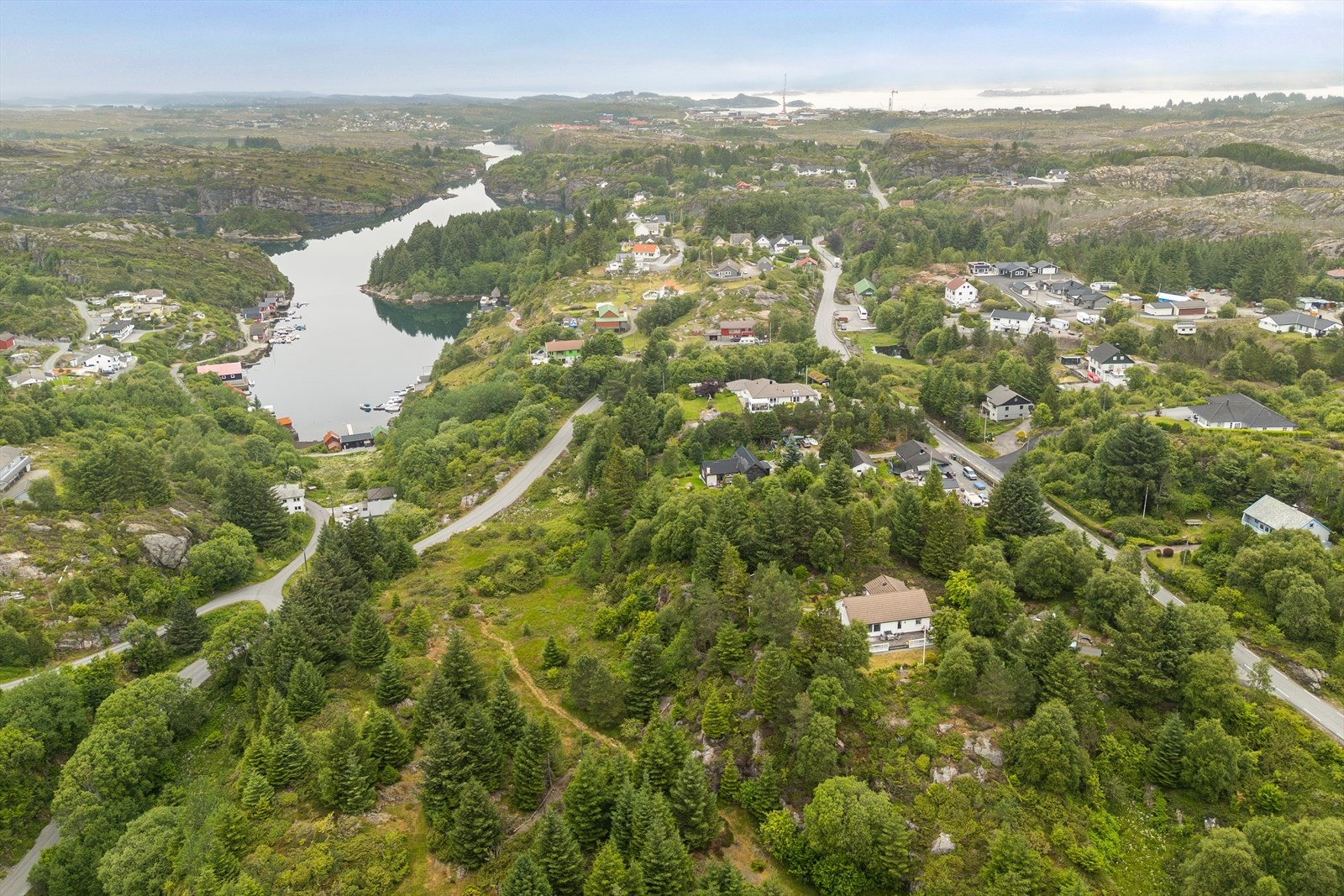 Her får du nærhet til sjø og fine turterreng. Galleribilde