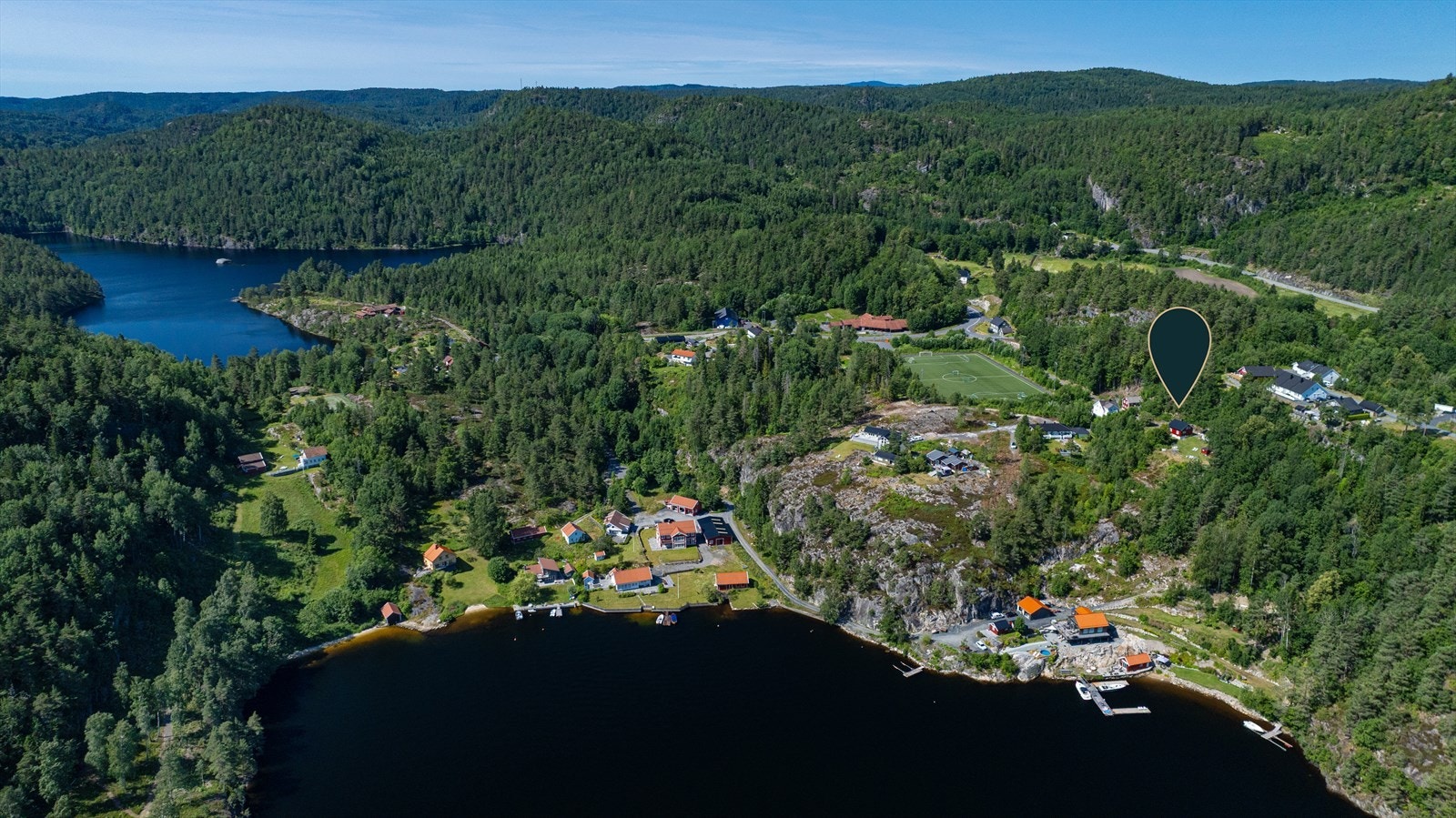 Elsker du å være ute i naturen, er du kommet til rett sted. Ta en kveldstur til Vormlitjenna for en svømmetur, eller utforsk de vakre turområdene i nærheten - Venliknuten, Heibergåsen og Loftsheia gapahuk er blant favorittene til mange. Galleribilde