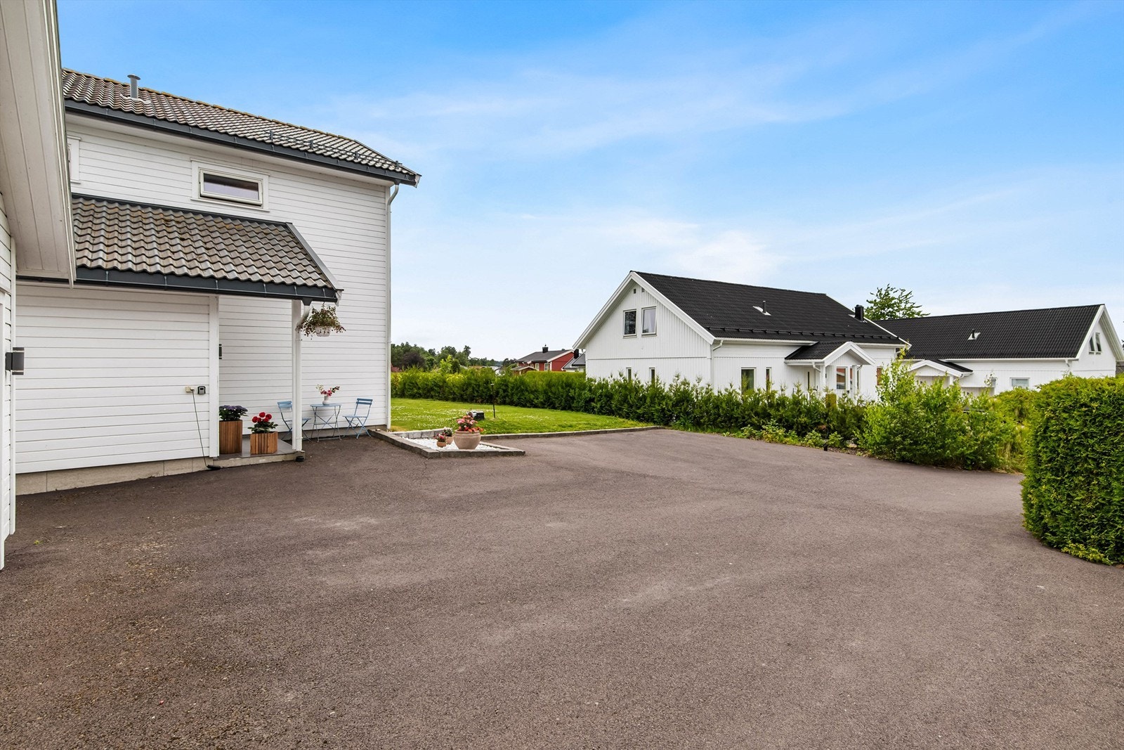 Garasjen har elektrisk portåpner Galleribilde