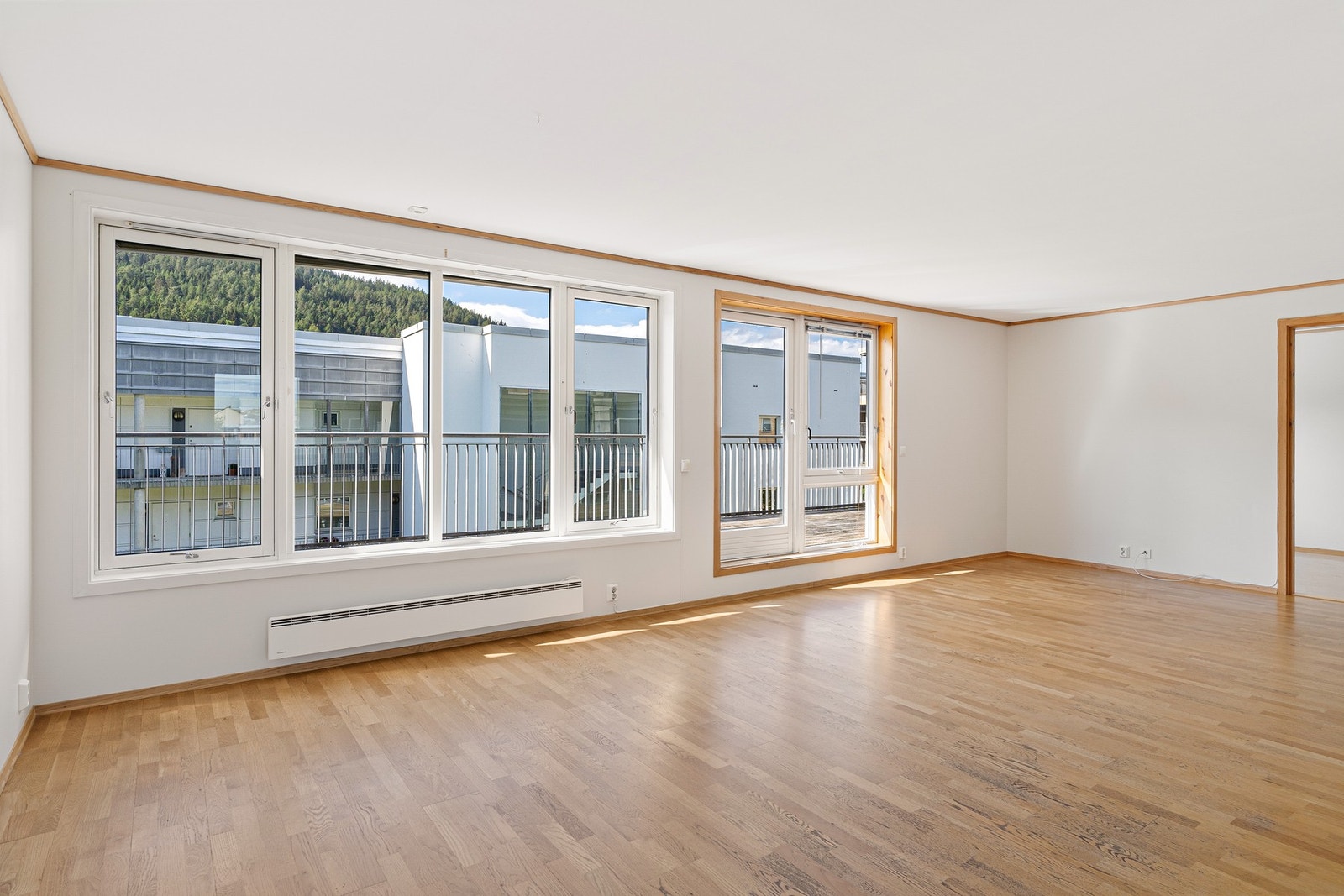 Leiligheten har en gjennomgående planløsning med ypperlige lysforhold. Galleribilde