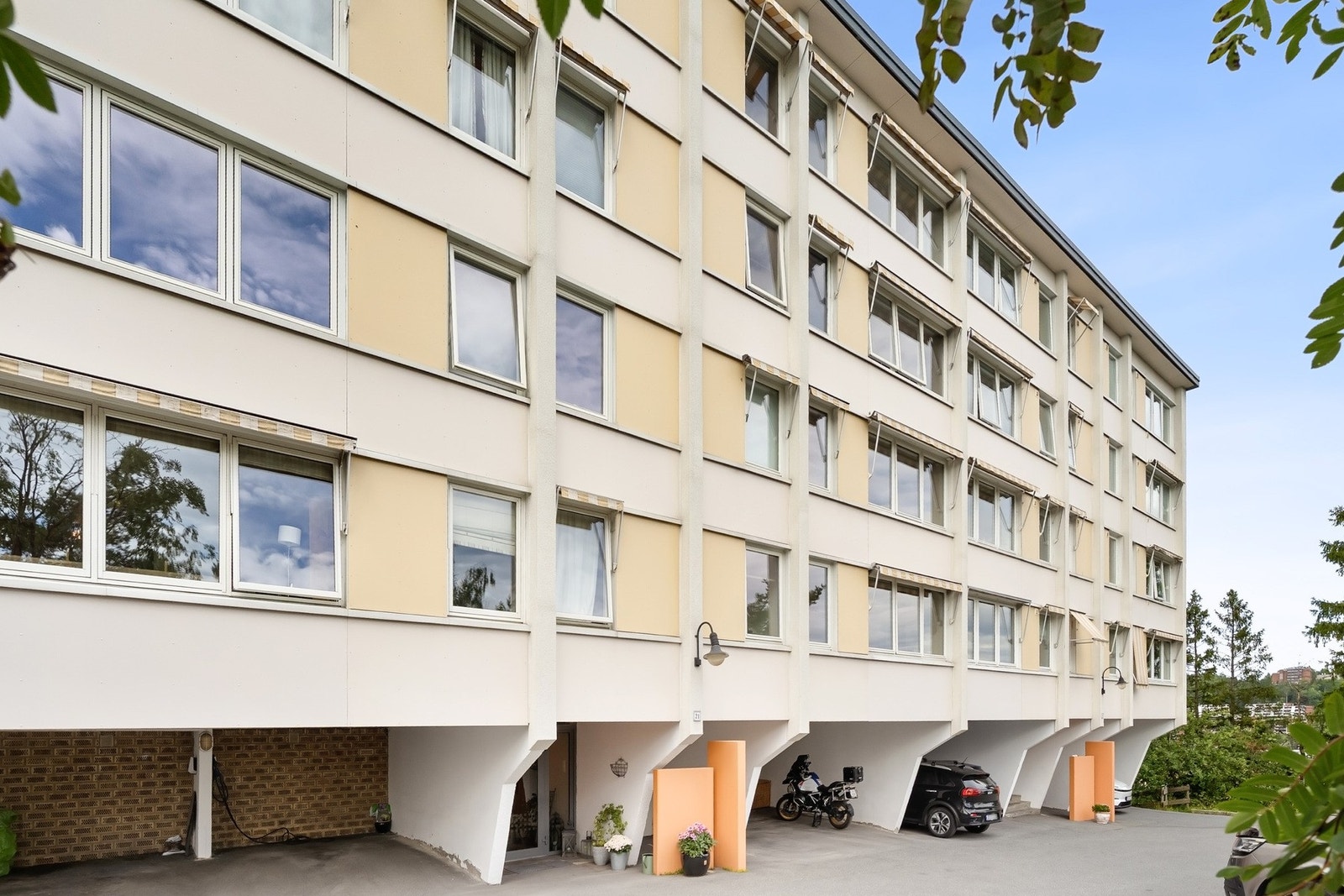 Inngangsparti - velkommen til visning! Galleribilde
