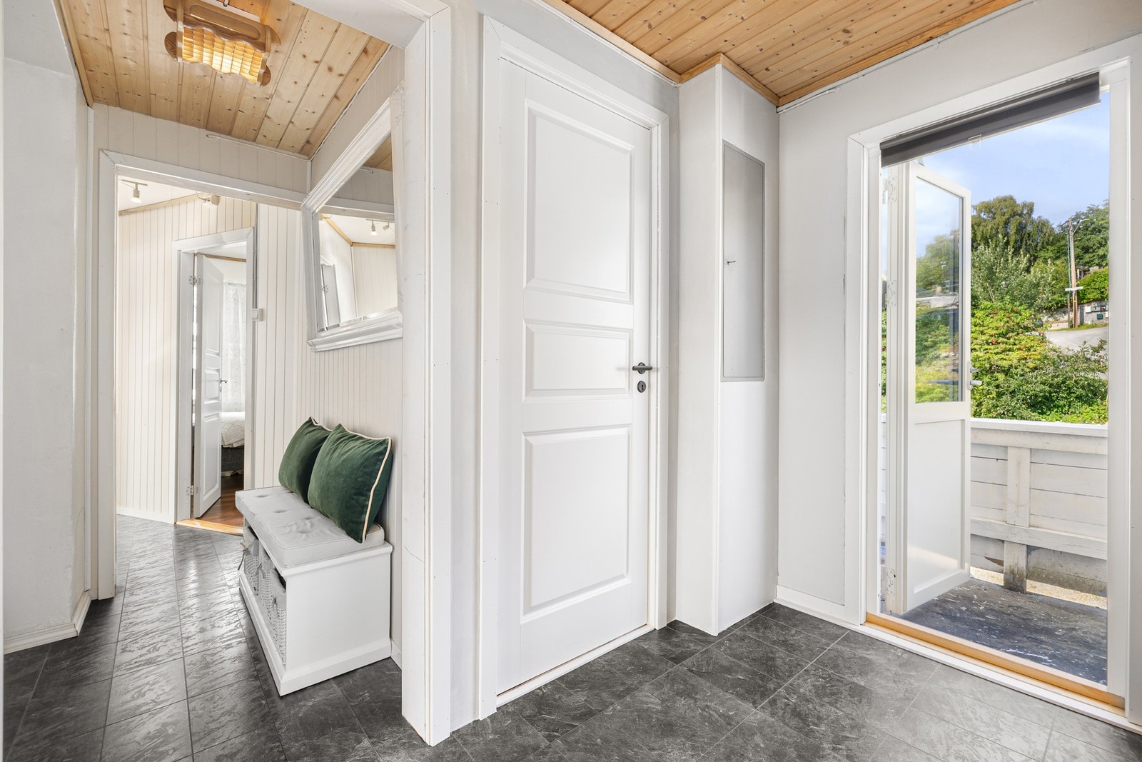 I 2. etasje har du utgang til en balkong. Galleribilde