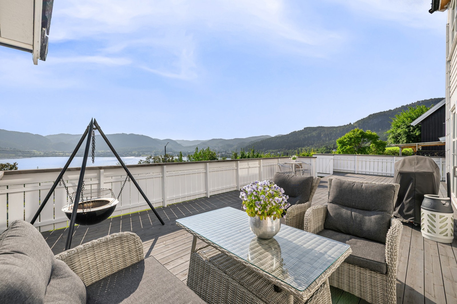 Stor terrasse/veranda på 111 kvm. Galleribilde