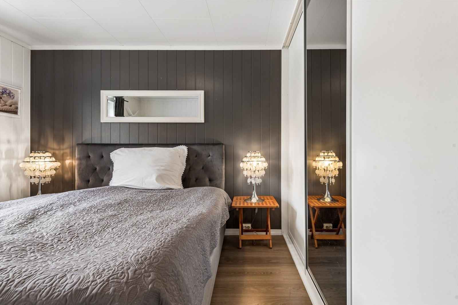 Soverom 1 har stor skyvedørsgarderobe. Galleribilde