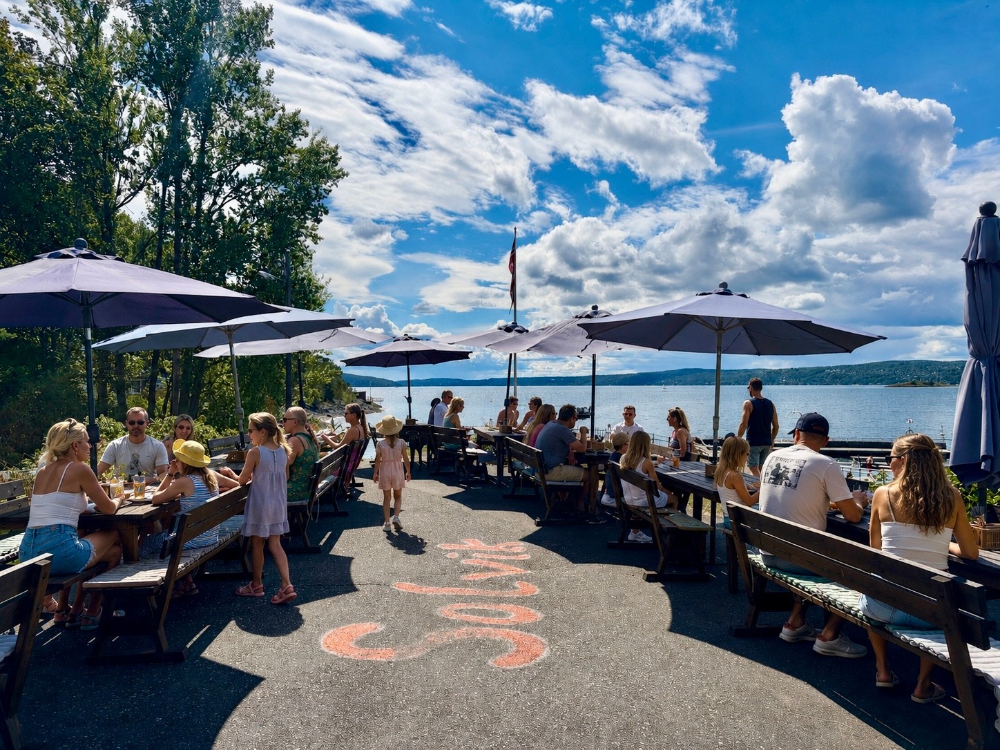 Nyt late sommerdager på Solvik Galleribilde
