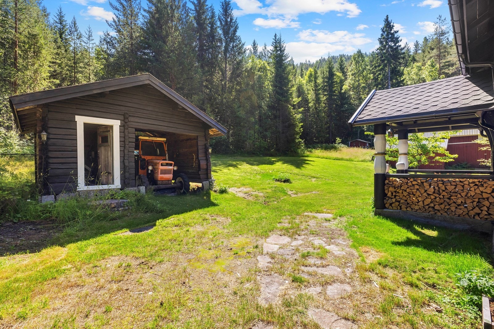 Bod med carport Galleribilde