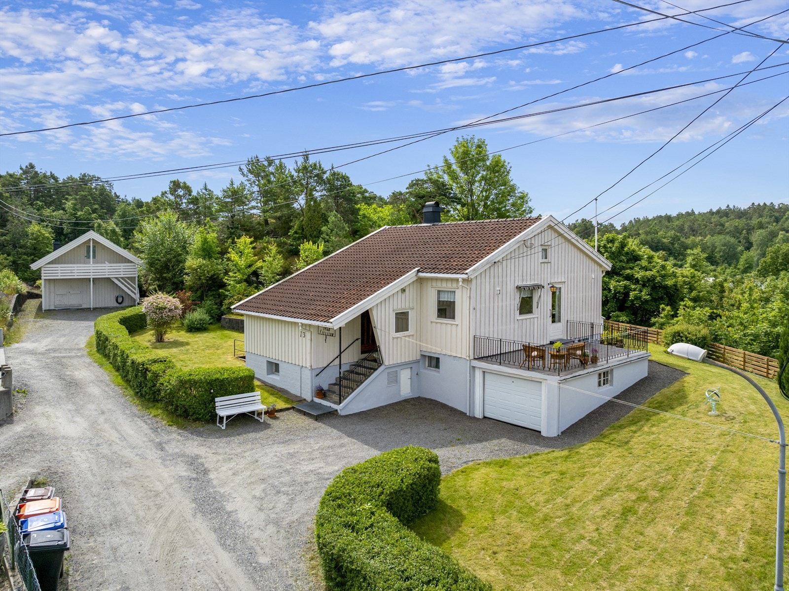 Bryggeveien 13 - Bebygd med enebolig.
Bryggeveien 11 - Bebygd med Verksted/anneks. Galleribilde