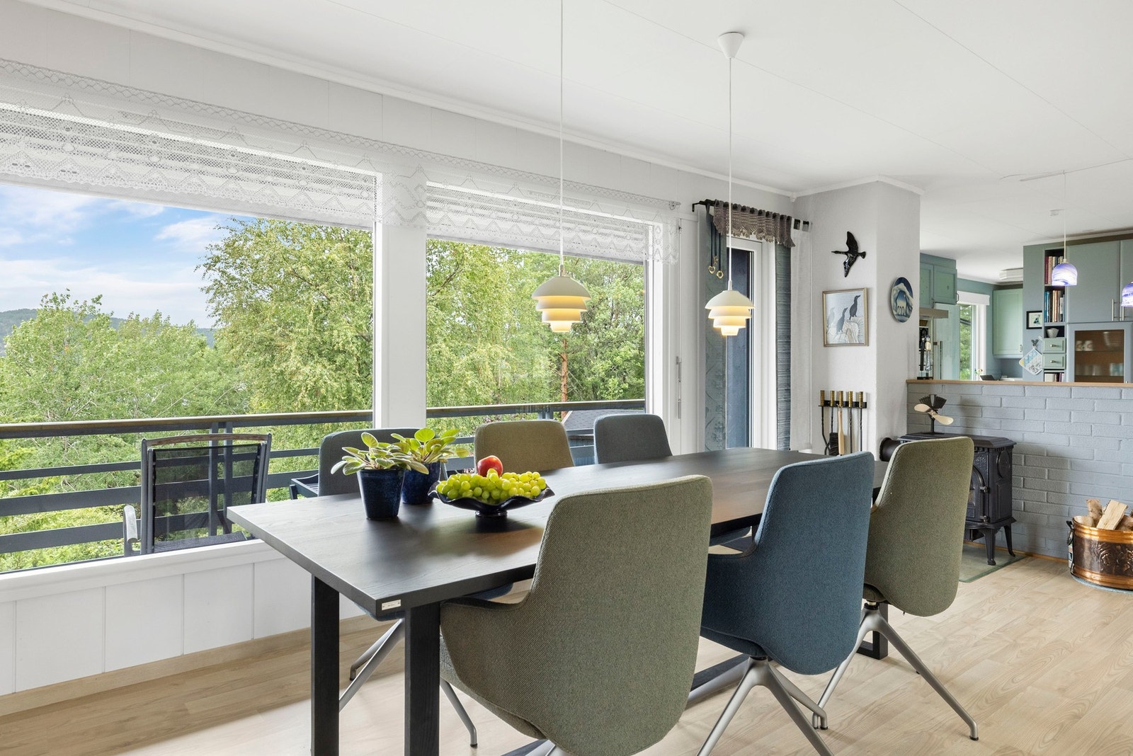 Velegnet sone for spisegruppe Galleribilde