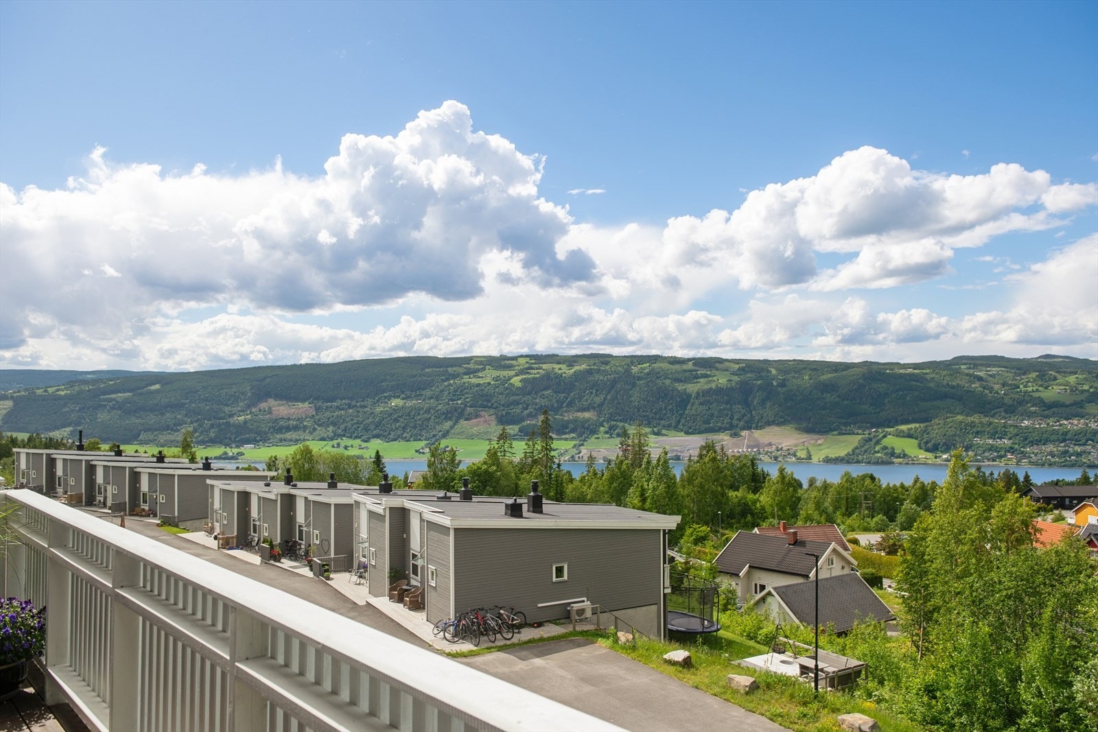 Utsikt fra balkongen. Galleribilde