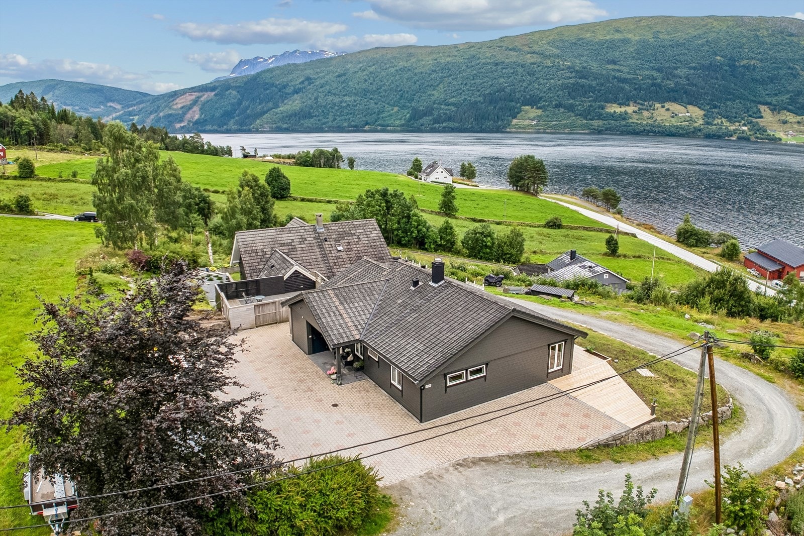 Velkommen til Nordfjordvegen 5596! Galleribilde