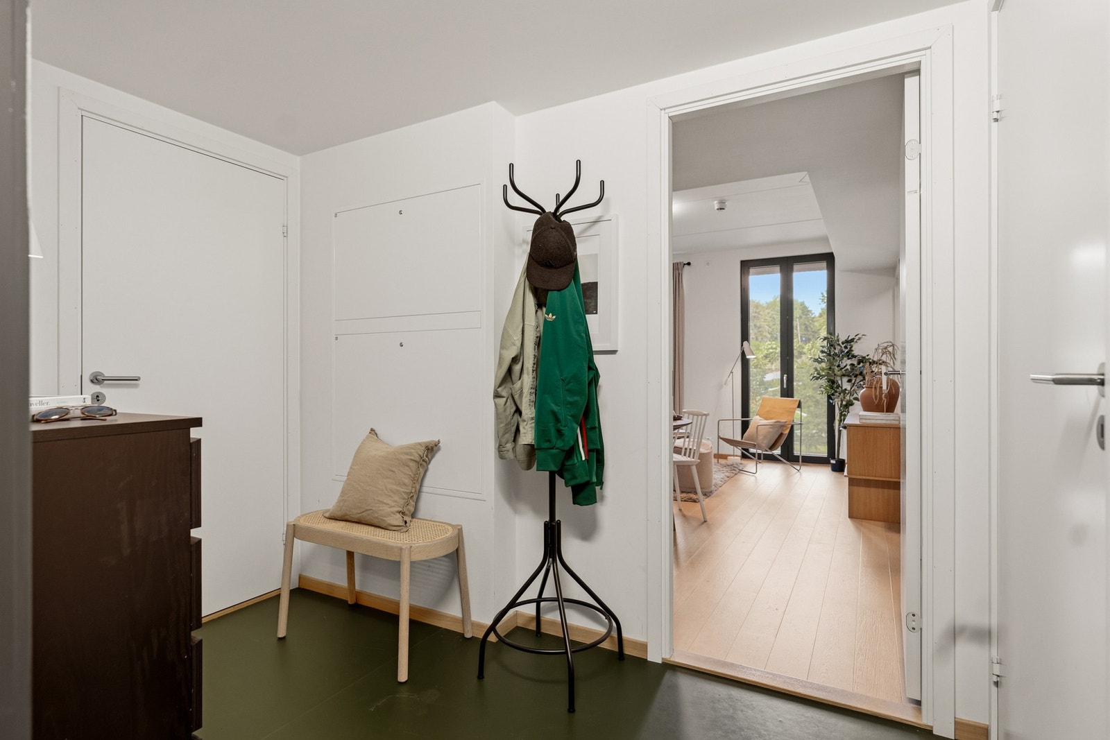 Romslig entre Galleribilde