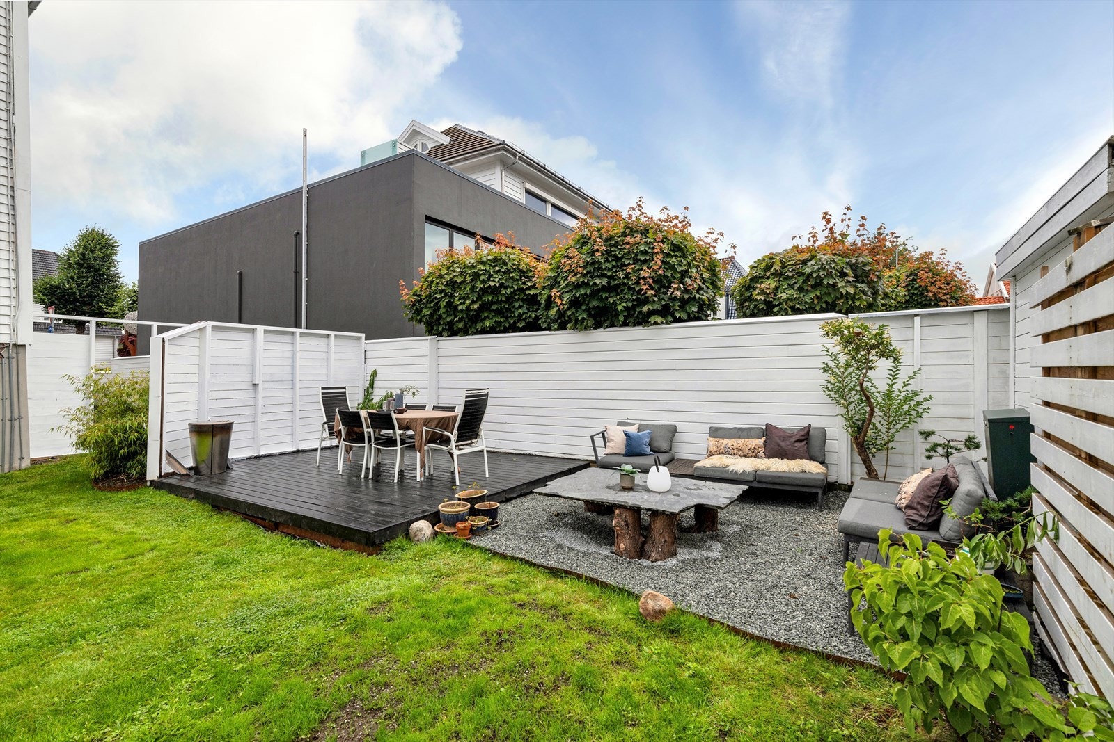 Terrasse - flotte fellesarealer i hage Galleribilde