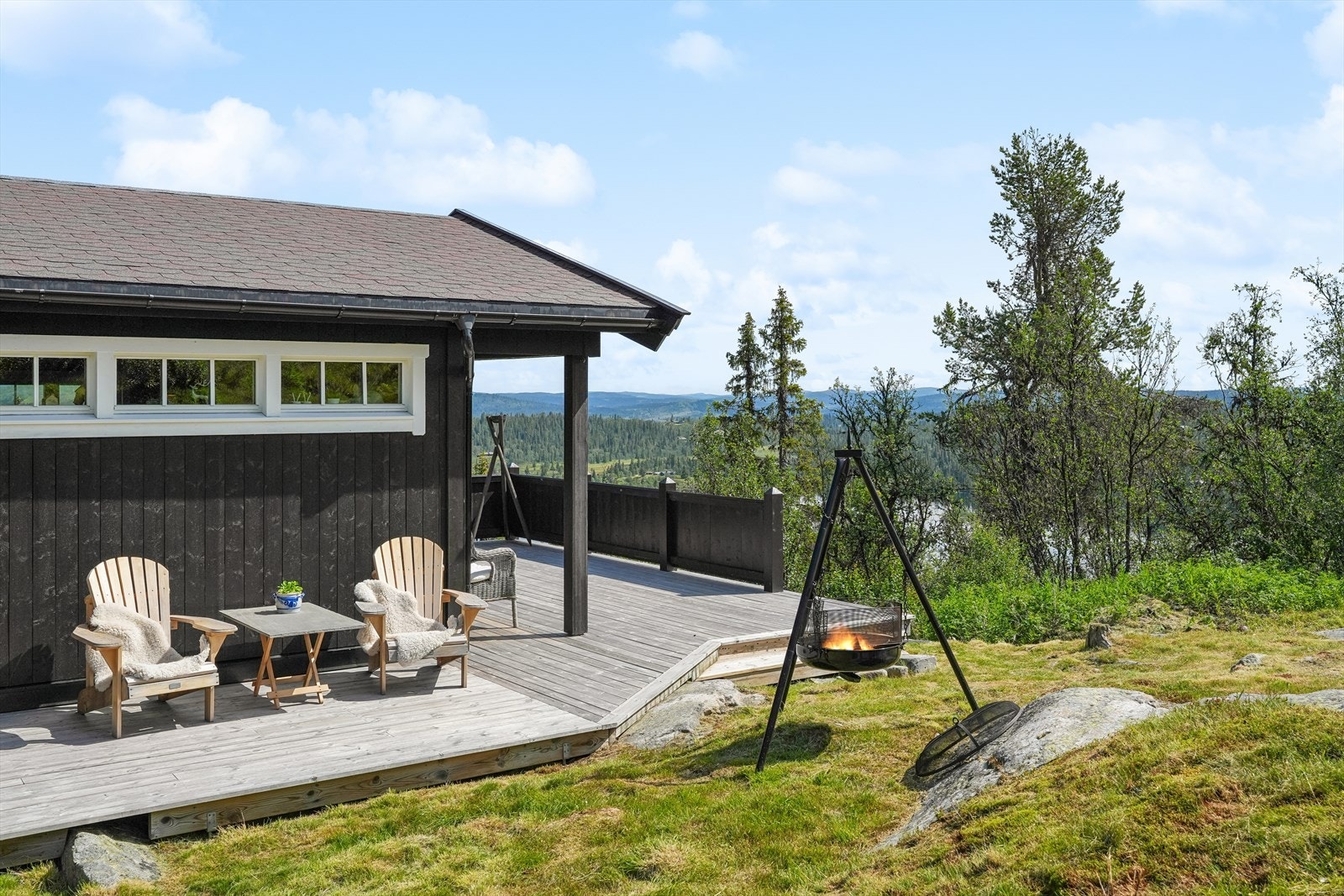 Luskeråsen er et godt sted for hele familien! Området består av vakkert fjellandskap som byr på flotte friluftsopplevelser både sommer og vinter. Galleribilde