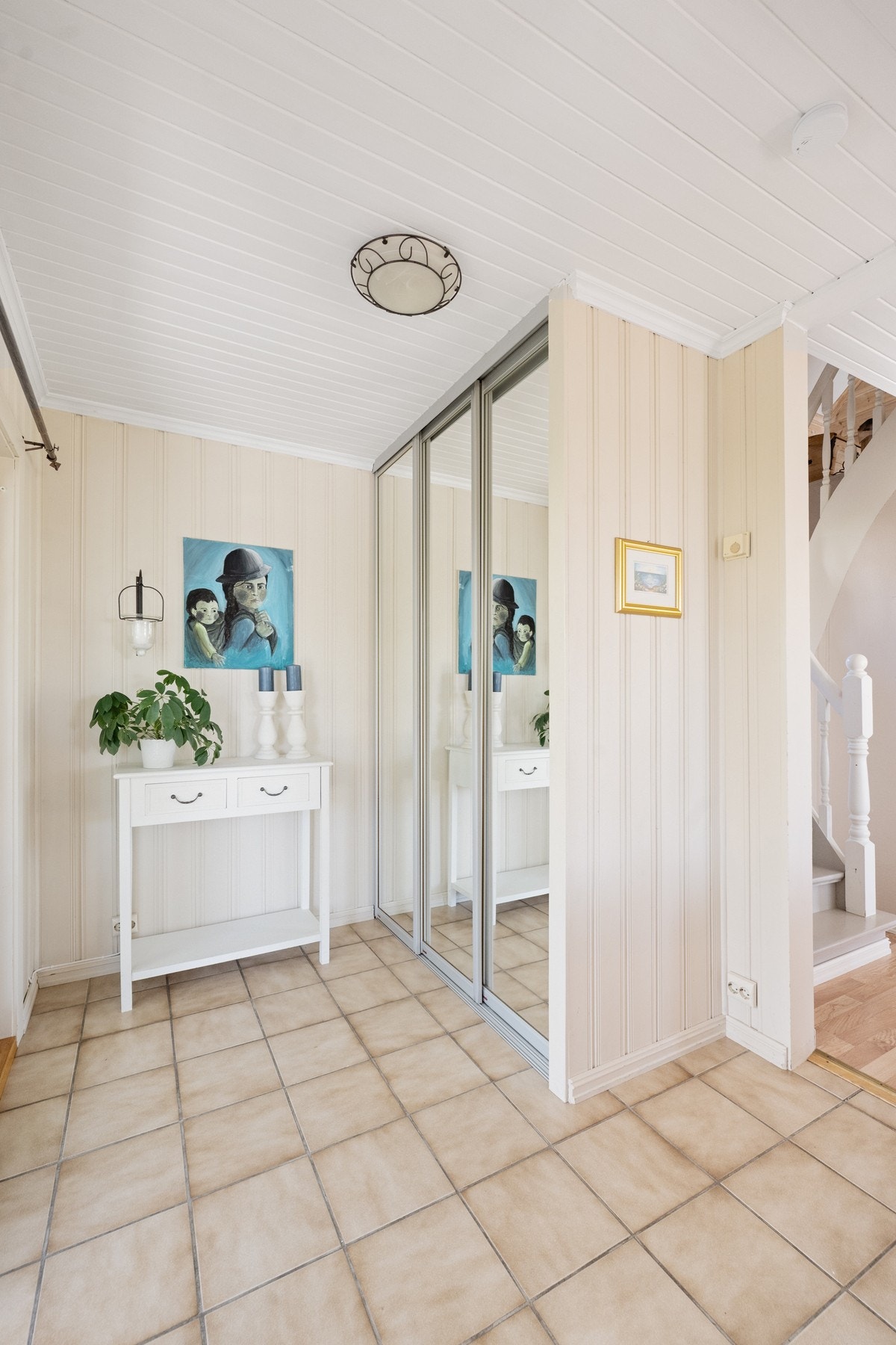 Skyvedørsgarderobe med speil Galleribilde
