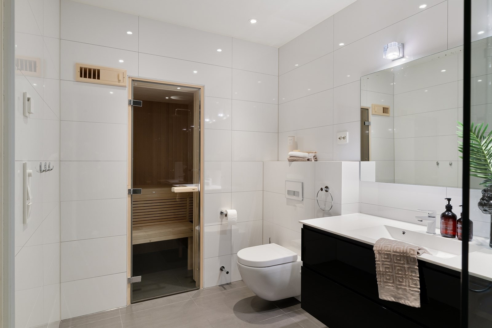 Badet i kjelleren har egen badstue Galleribilde