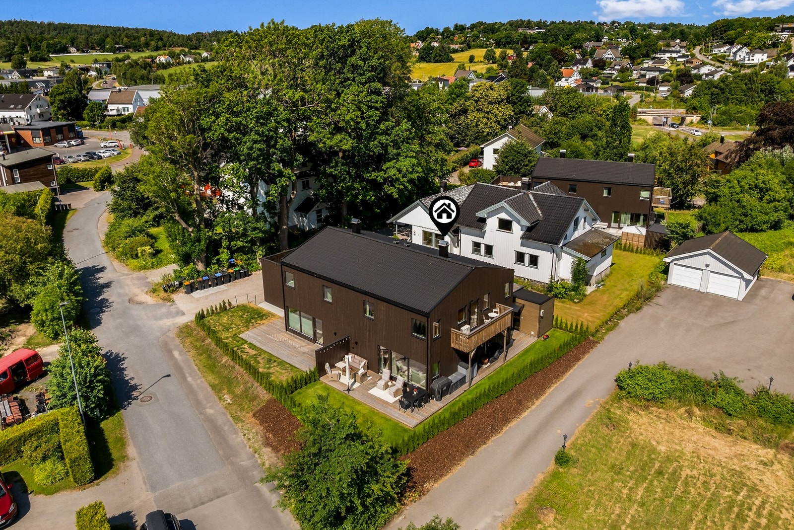 Kort vei til sentrum, MENY og flotte turområder ved Preståsen, Brydedammen og Gokstadhaugen. Galleribilde