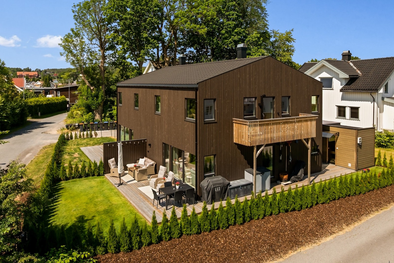 Moderne arkitektur med et stilrent og helhetlig uttrykk Galleribilde