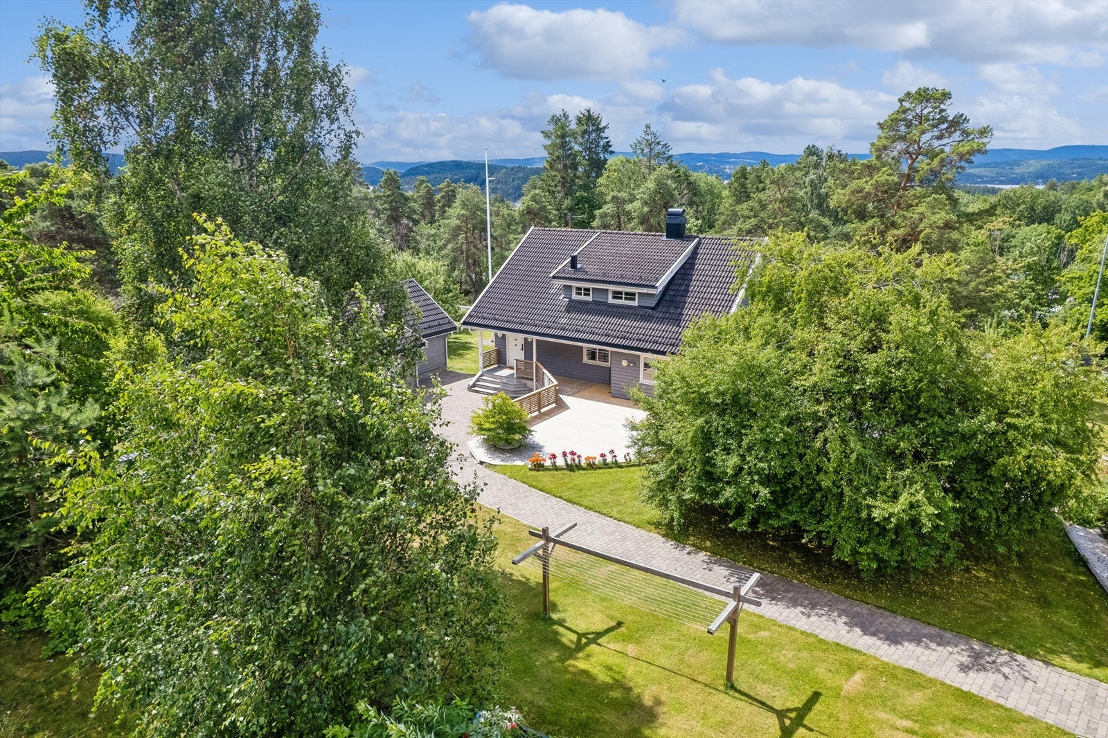 Velkommen til Flafjellet 13! -Presentert av Elisiff Wennersgaard v/Krogsveen Nesodden. Foto Foto: Per Oscar Skjellnan v/Efkt Galleribilde