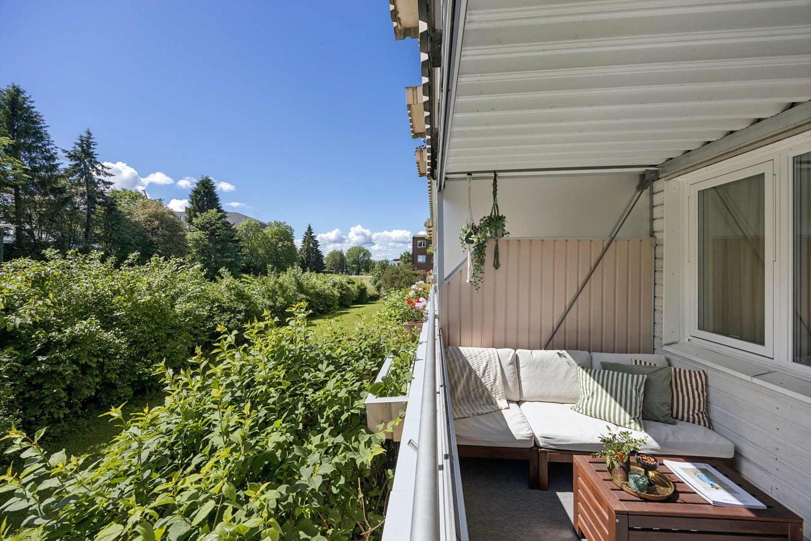 DNB Eiendom v/ Nadia Darrazi og Jenny Mang har gleden av å presentere en pen og praktisk 3-roms leilighet med en svært idyllisk beliggenhet på Disen! Galleribilde