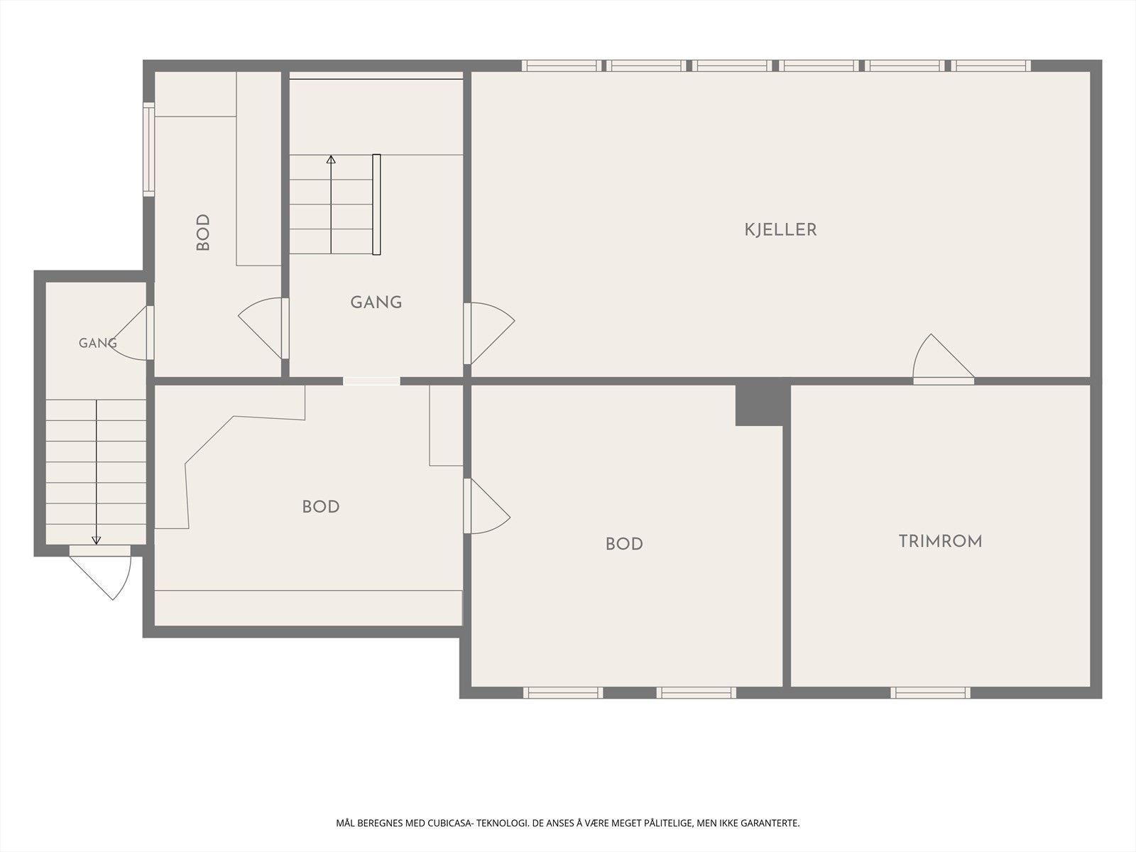 Kjelleren består av gang og flere boder med et samlet areal på 93 m², som gir rikelig med lagringsplass. Galleribilde