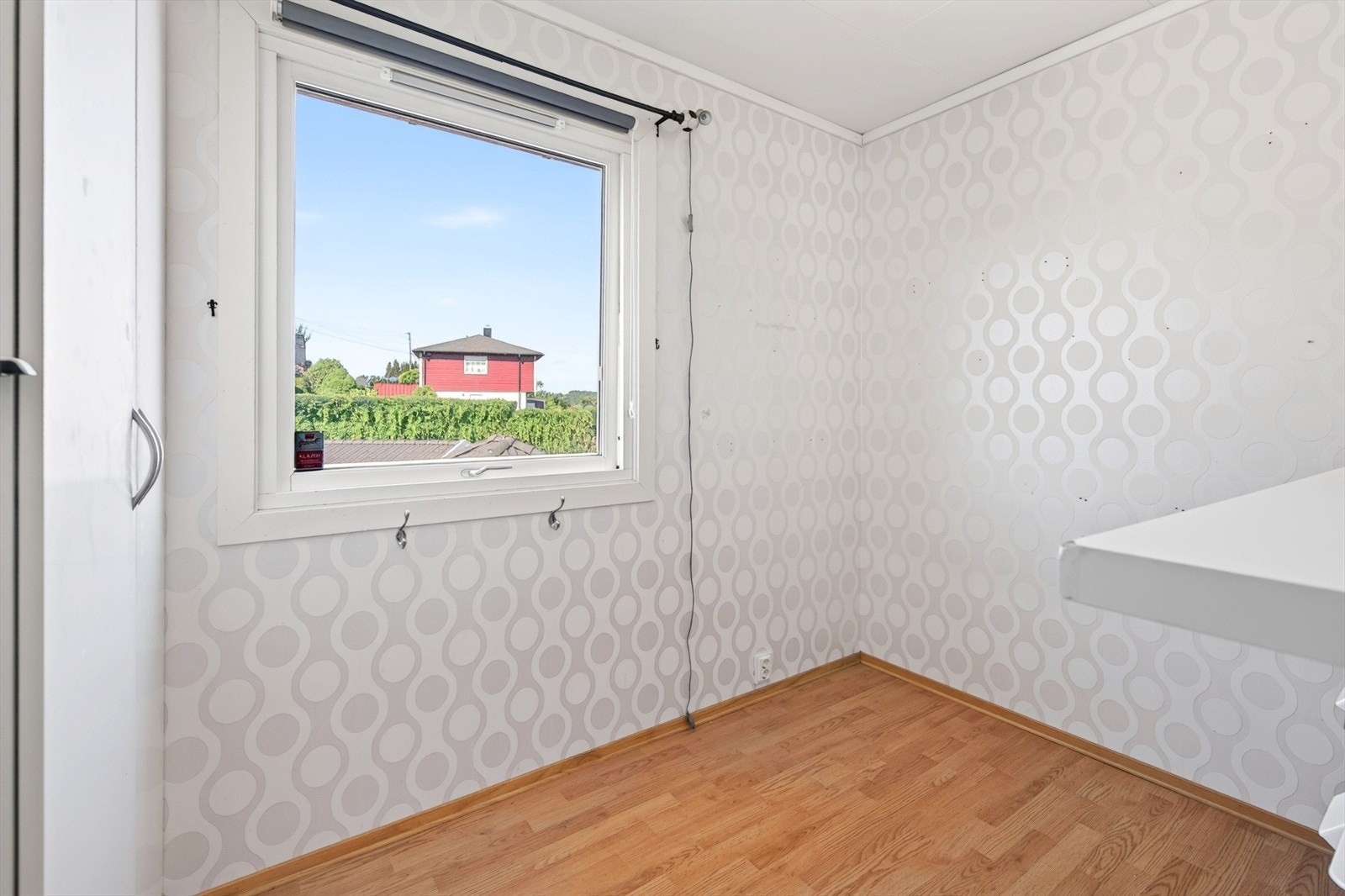 Det fjerde soverommet fremstår lyst og lett å innrede, med vindusplassering som gir gode lysforhold gjennom dagen. Galleribilde