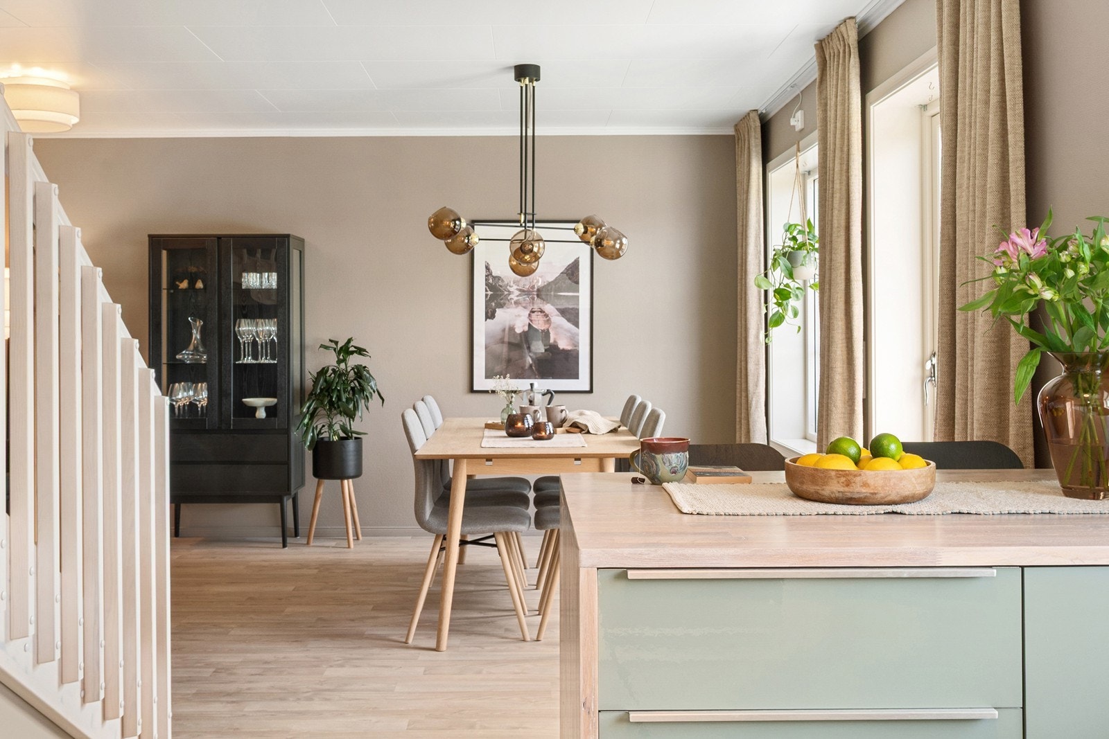 Velkommen til Gatuveien 27B formidlet av Nordvik v/Tarjei Innleggen! Foto: Marie Waagan Galleribilde