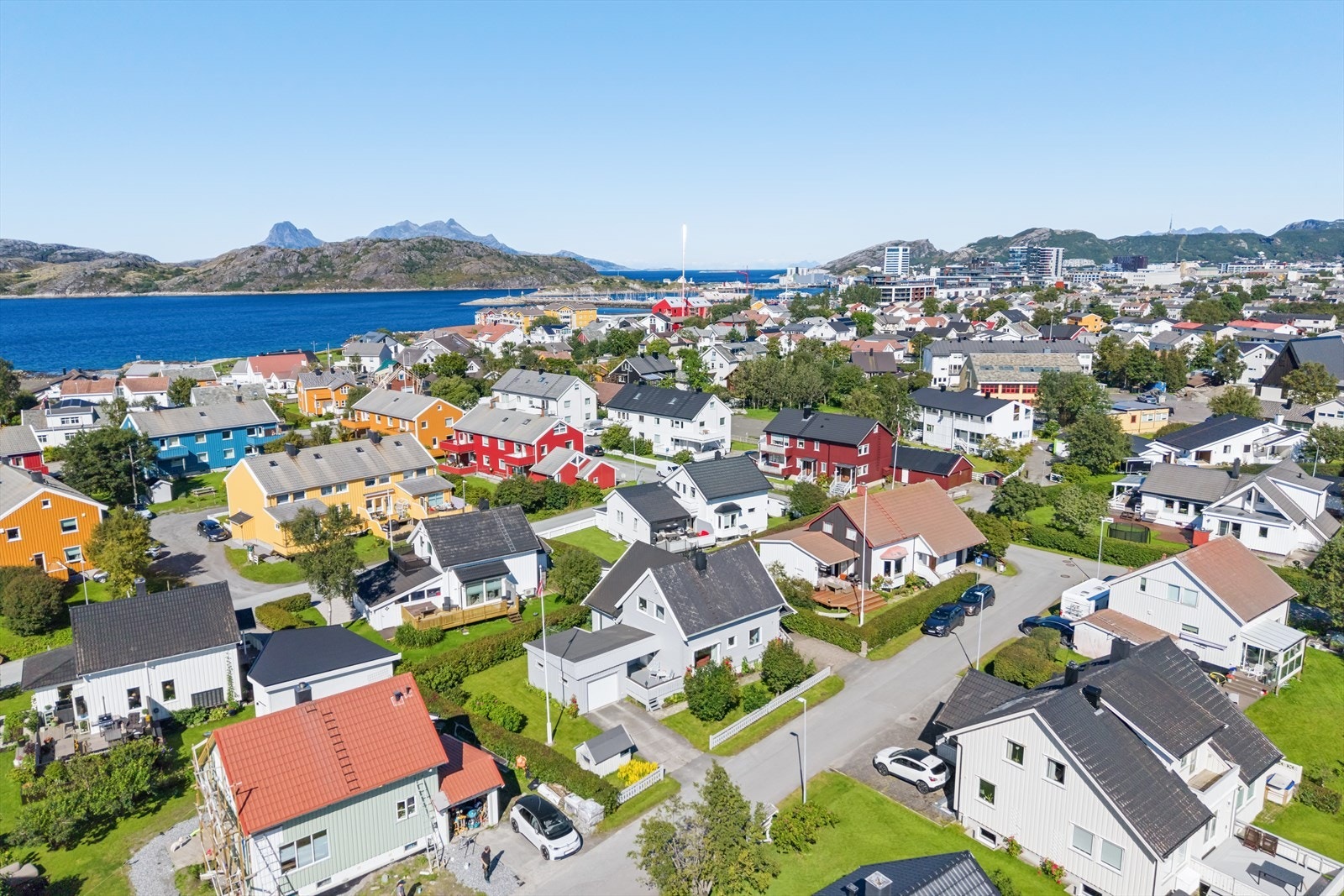 Fra eiendommen er det kort vei til både skoler, barnehager og dagligvarebutikker som Joker Vestbyen. Galleribilde