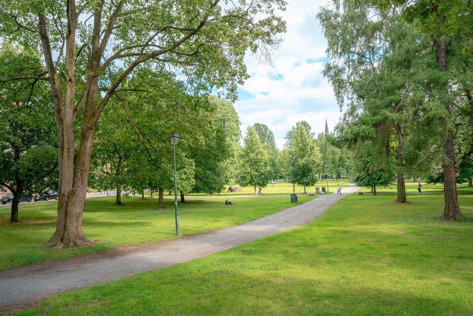 Her får du Sofienbergparken som nærmeste nabo og alt av kaféer, restauranter, butikker og kollektivtilbud rett utenfor døren. Galleribilde