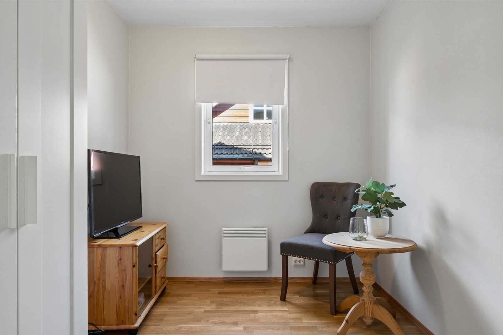 Soverom 2 er på 6 kvm og kan også benyttes som kontor om ønskelig. Galleribilde