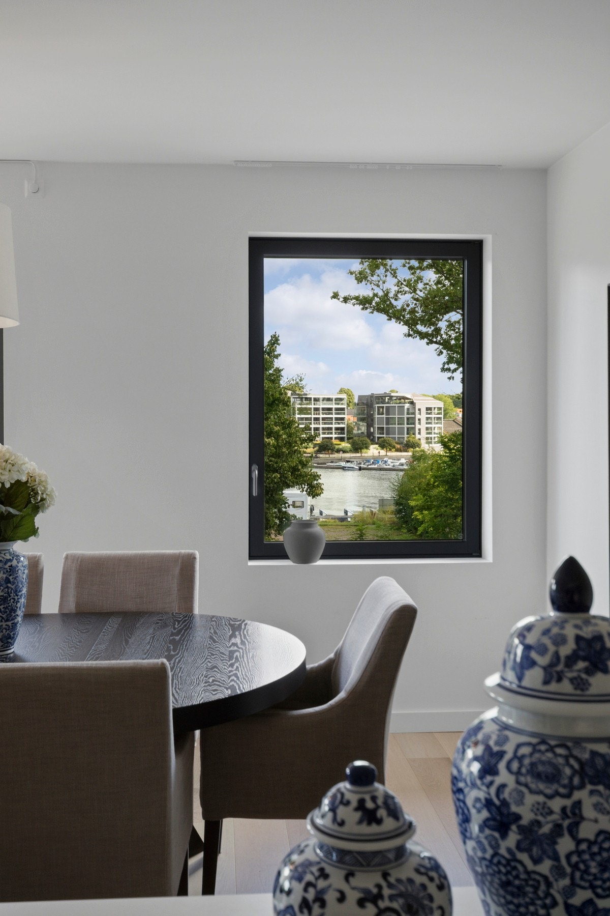 Hyggelig utsikt til vannet fra leiligheten! Galleribilde