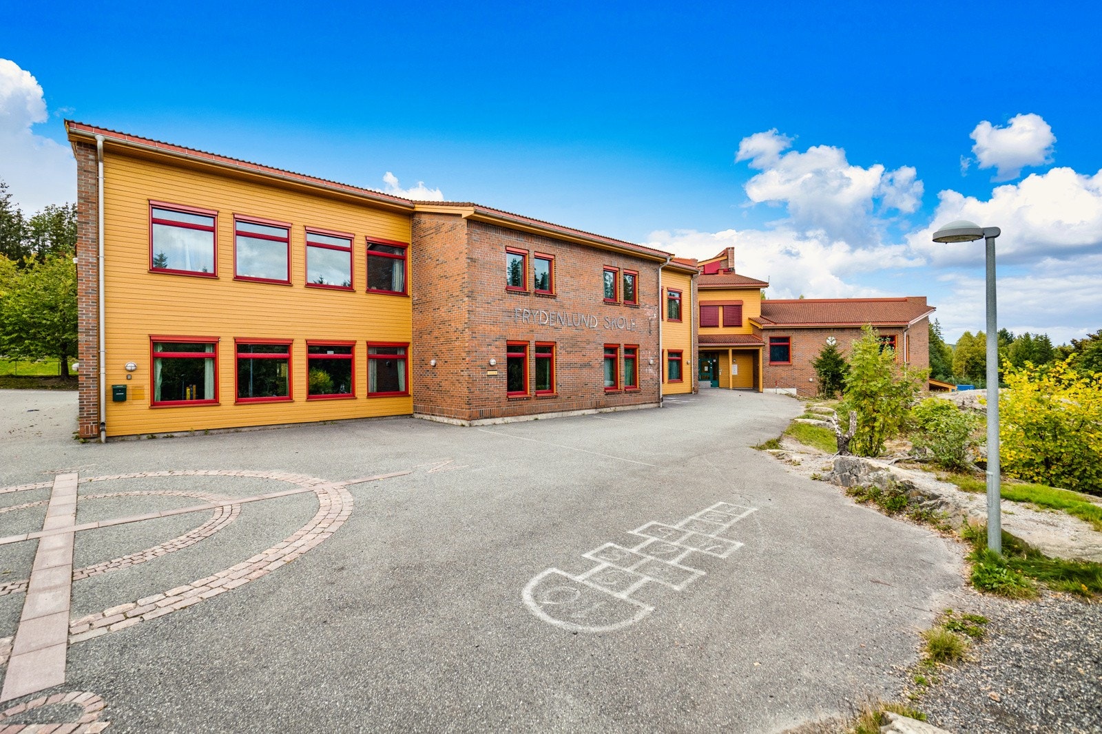 Åros Frydenlund barneskole. Galleribilde