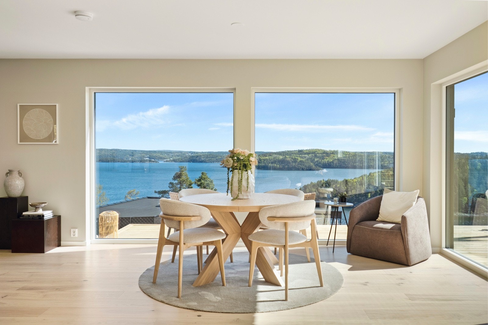 Lekker spiseplass med panoramautsikt over Oslofjorden. Galleribilde