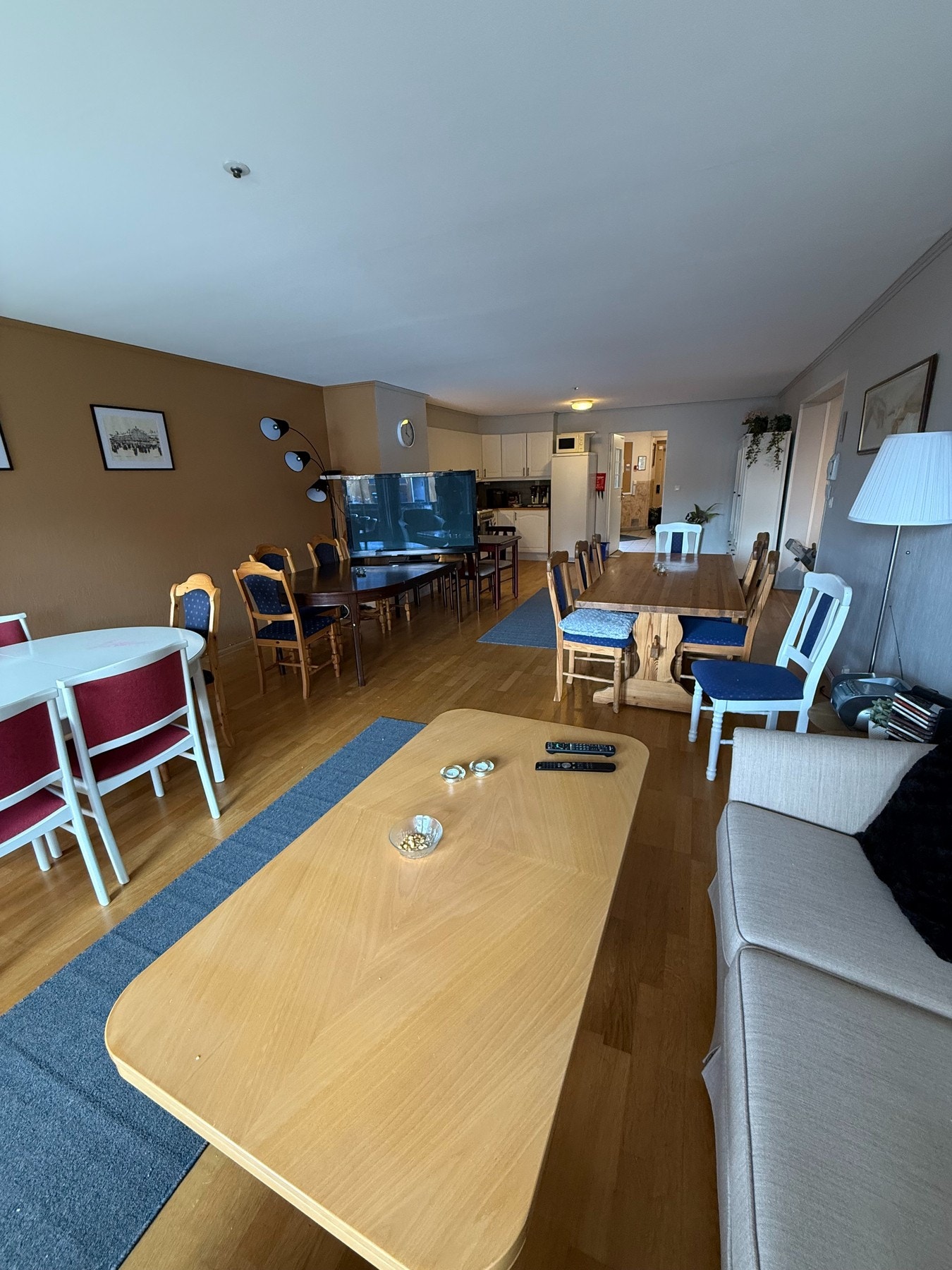 Borettslaget har en fullt utstyrt fellesstue som kan leies av beboerne. Galleribilde