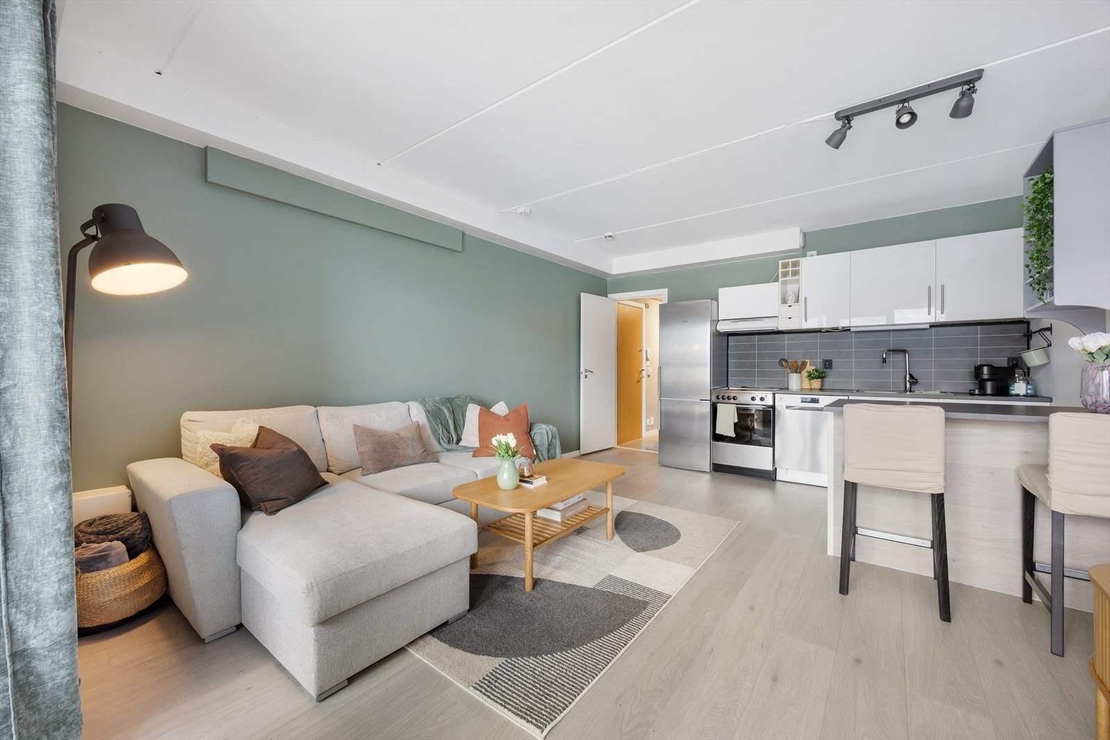 Moderne leilighet med gode fargekombinasjoner Galleribilde