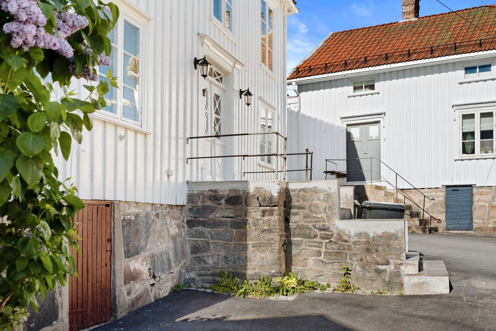 Her bor du i rolige omgivelser med nærhet til alt Risør har å tilby. Galleribilde